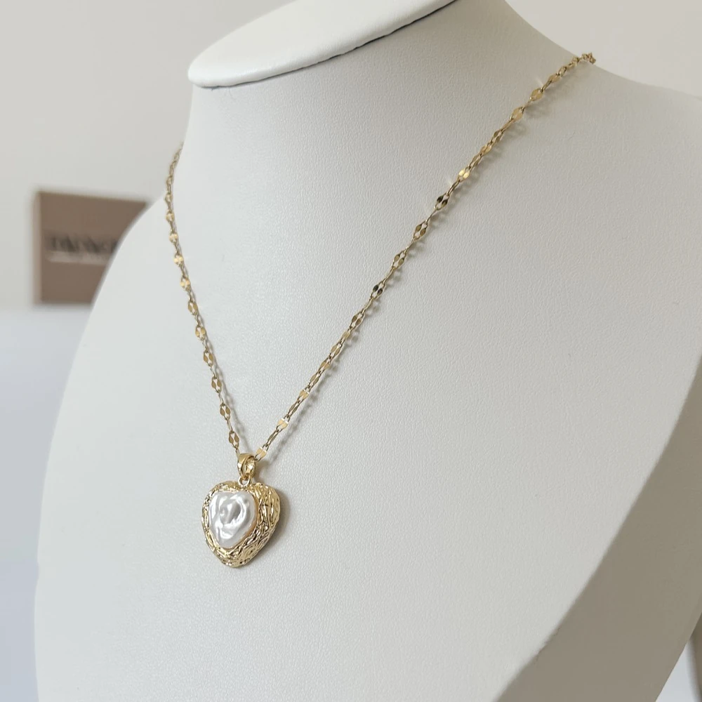 İnci Kalp Figürlü Çelik Lip Kolye