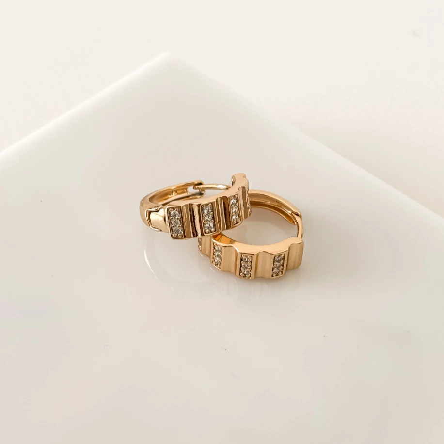 Zirkon Taşlı Şeritli Halka Küpe