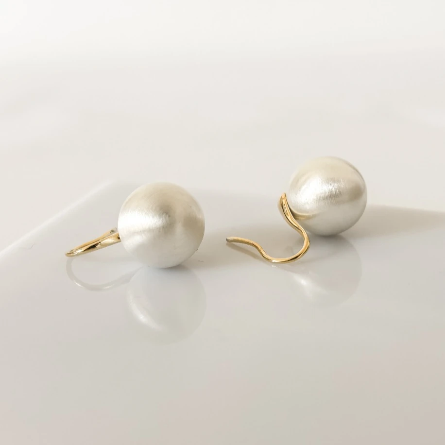 İnci Detaylı Top Küpe