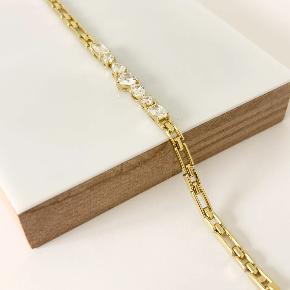 Zirkon Taşlı Baget Kalp Detaylı Bileklik