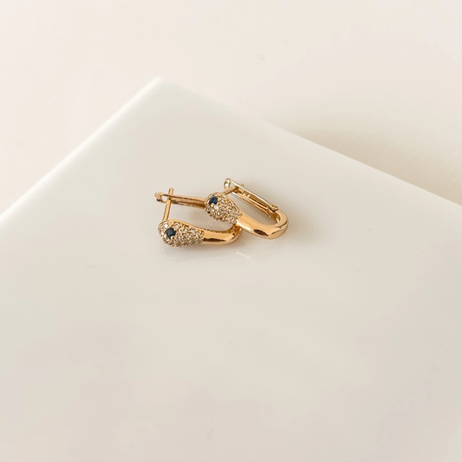 Renkli Zirkon Taşlı Yılan Figürlü Oval Küpe