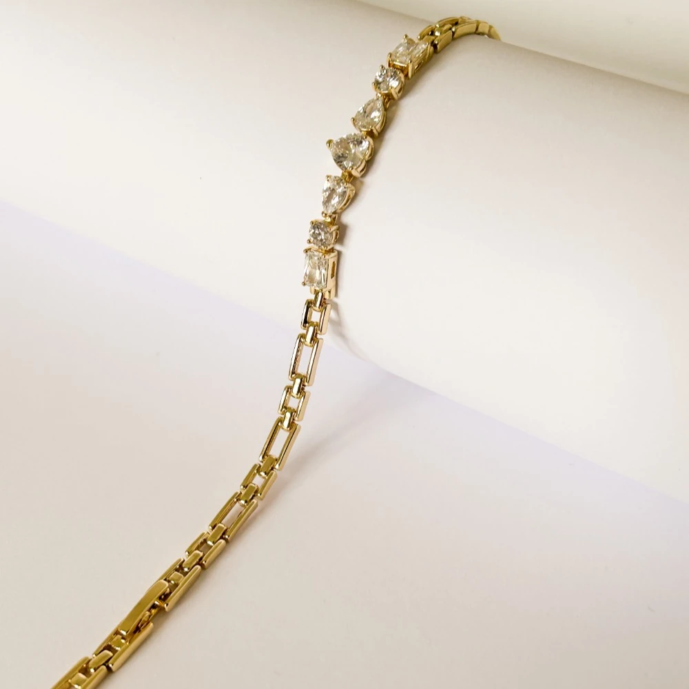 Zirkon Taşlı Baget Kalp Detaylı Bileklik