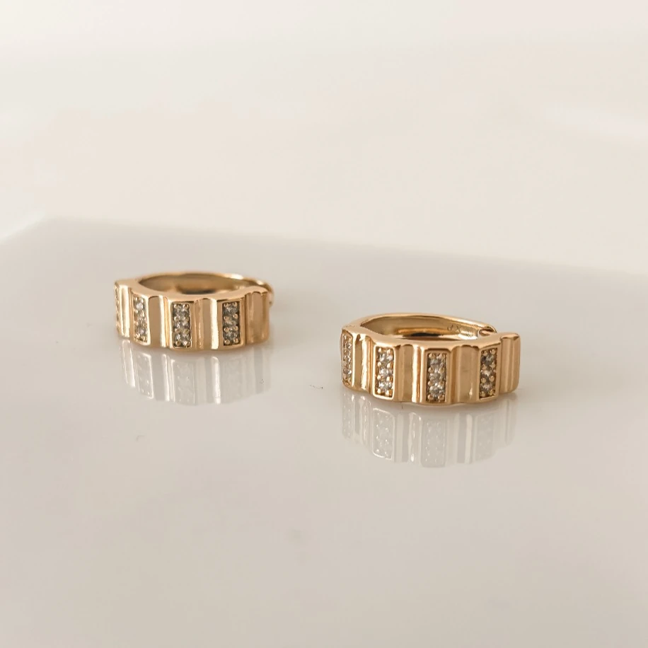 Zirkon Taşlı Şeritli Halka Küpe