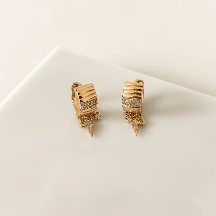 Zirkon Taşlı Sarkan Halka Küpe