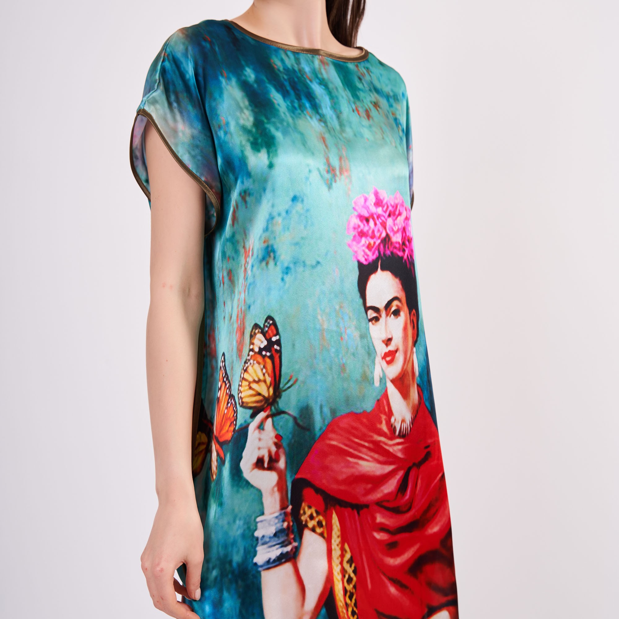 ألبسة حرير ١٠٠٪ | Frida Kahlo 3