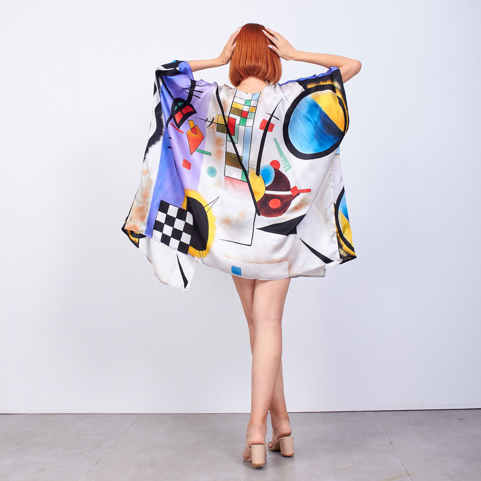 ألبسة كيمونو حريري ١٠٠٪؜ قصير "وشاح للشاطئ" | Kandinsky Collective