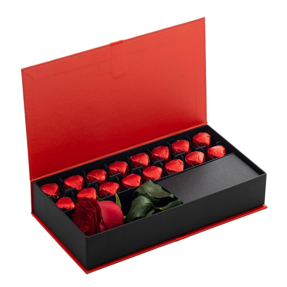 Hediye Kırmızı Kutu Kalpli Çikolata Canlı Gül