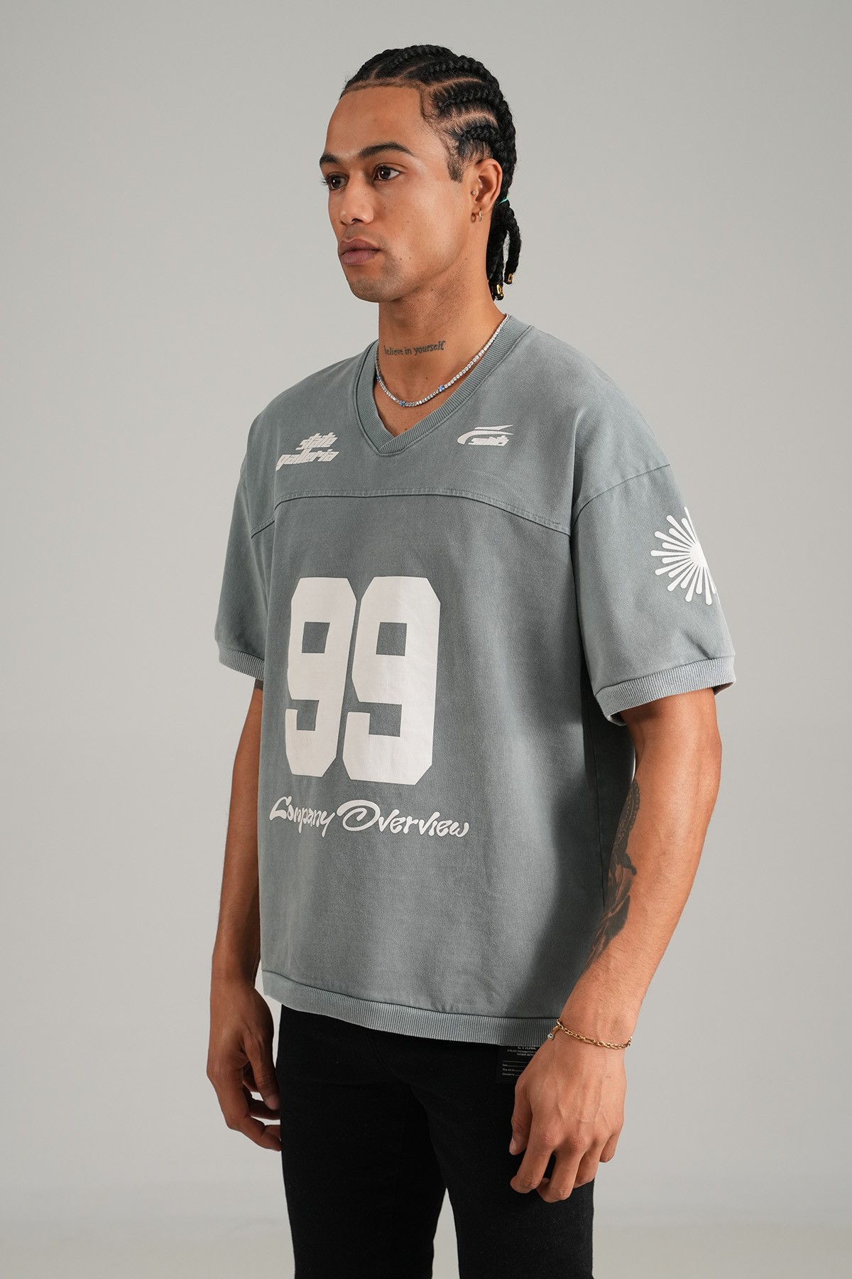 99 Baskılı V Yaka Oversize Tişört - gray