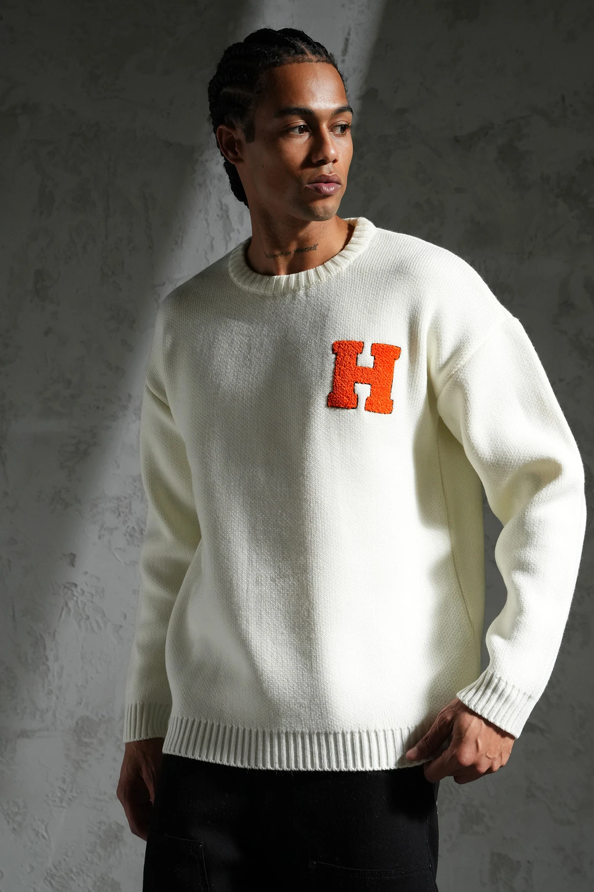 H Detaylı Triko Kazak