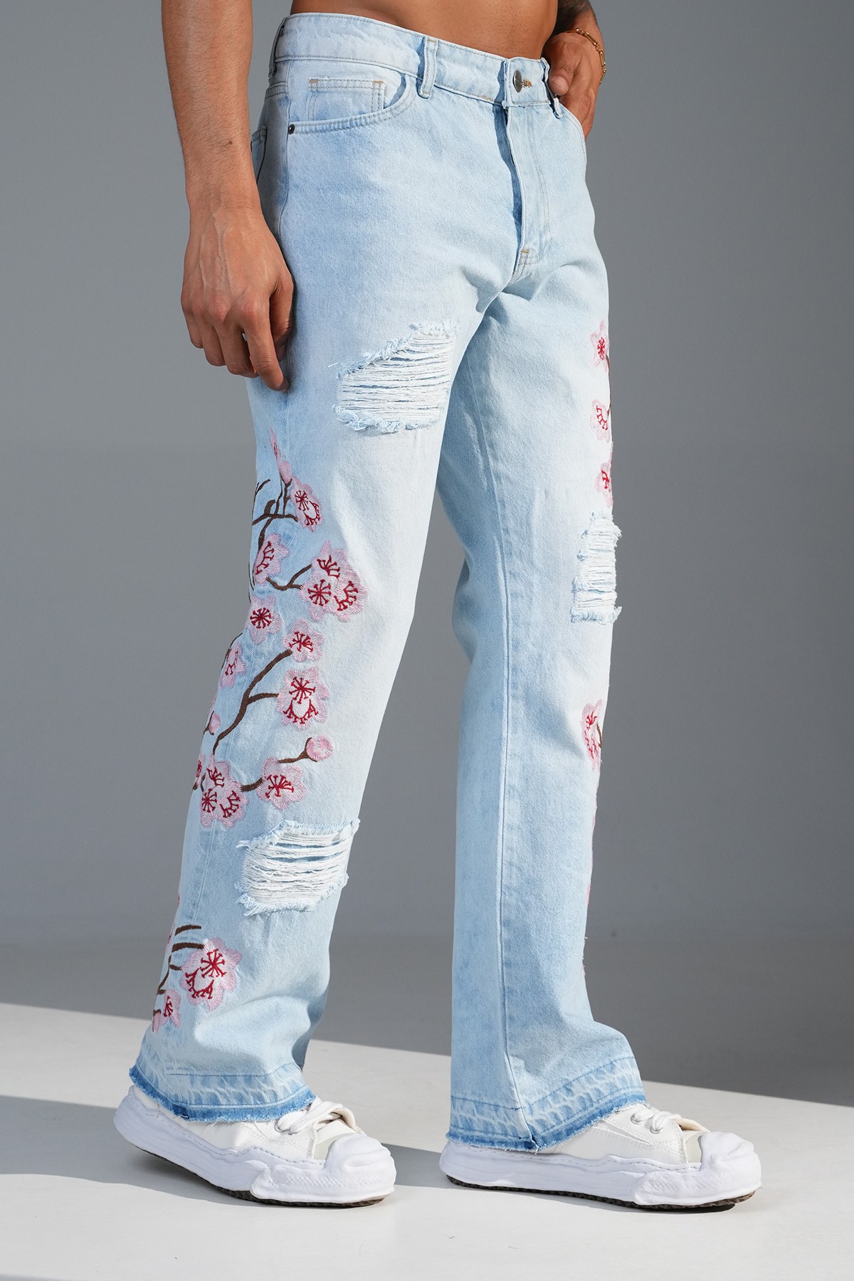 Nakış Detaylı Regular Fit Flare Kot Pantolon