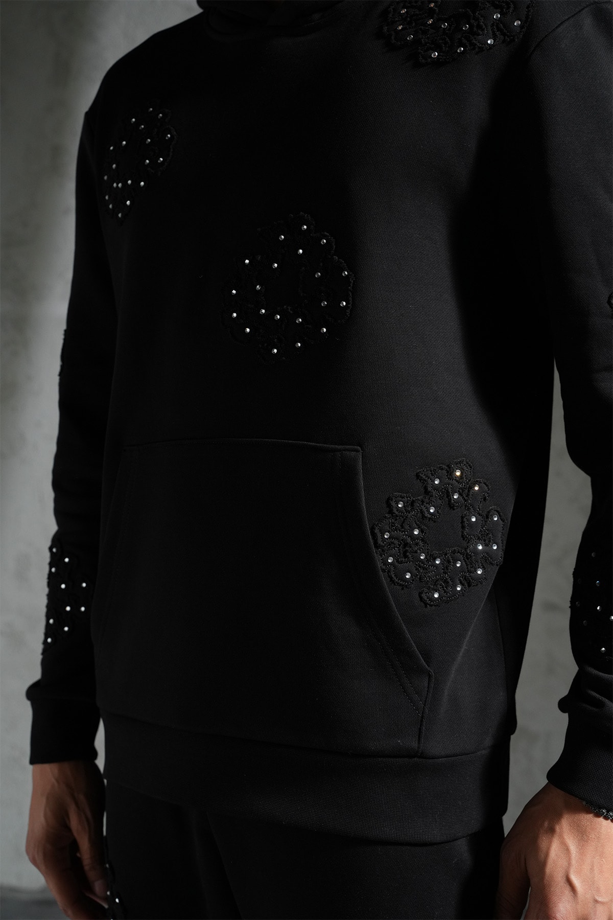 Taş Detaylı Çiçek Nakışlı Eşofman Takım