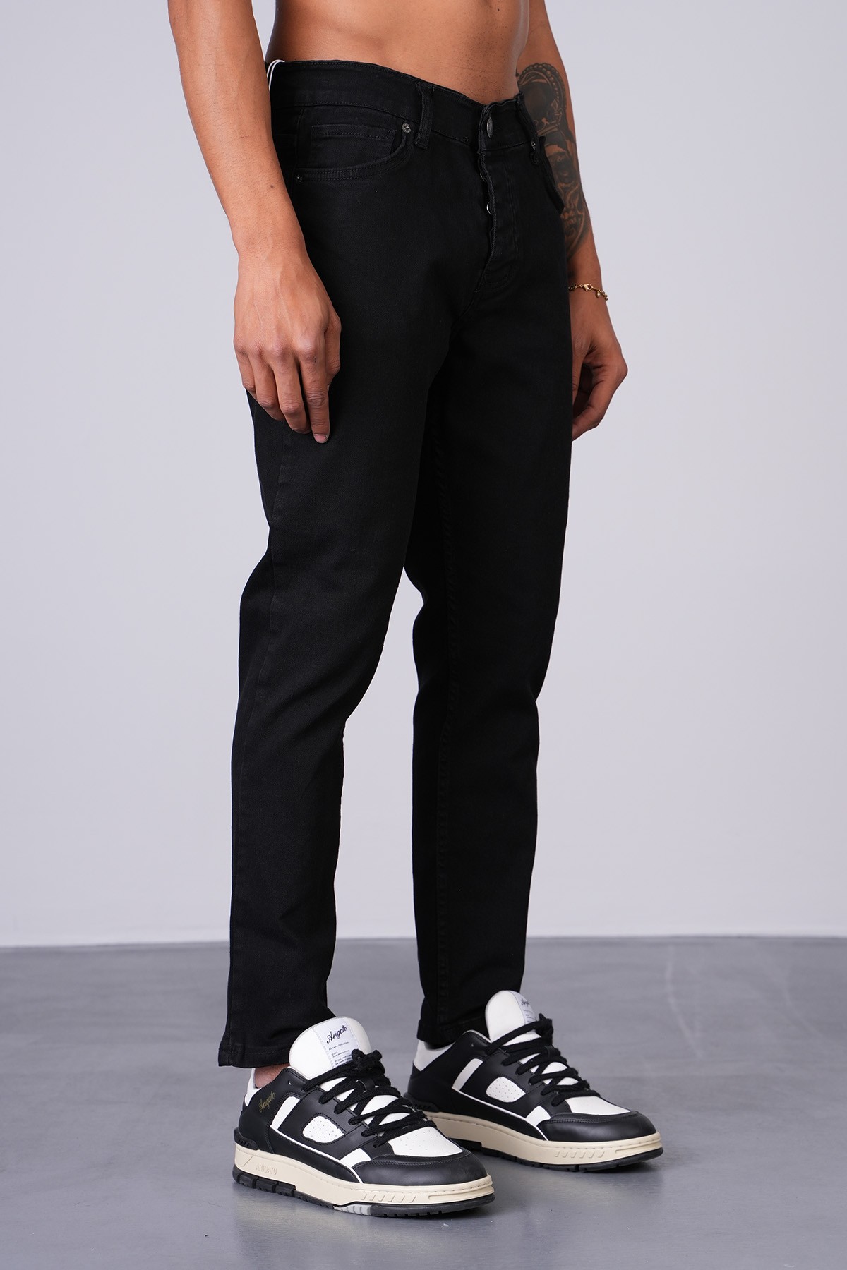 Pantalones de pernera estrecha y corte slim