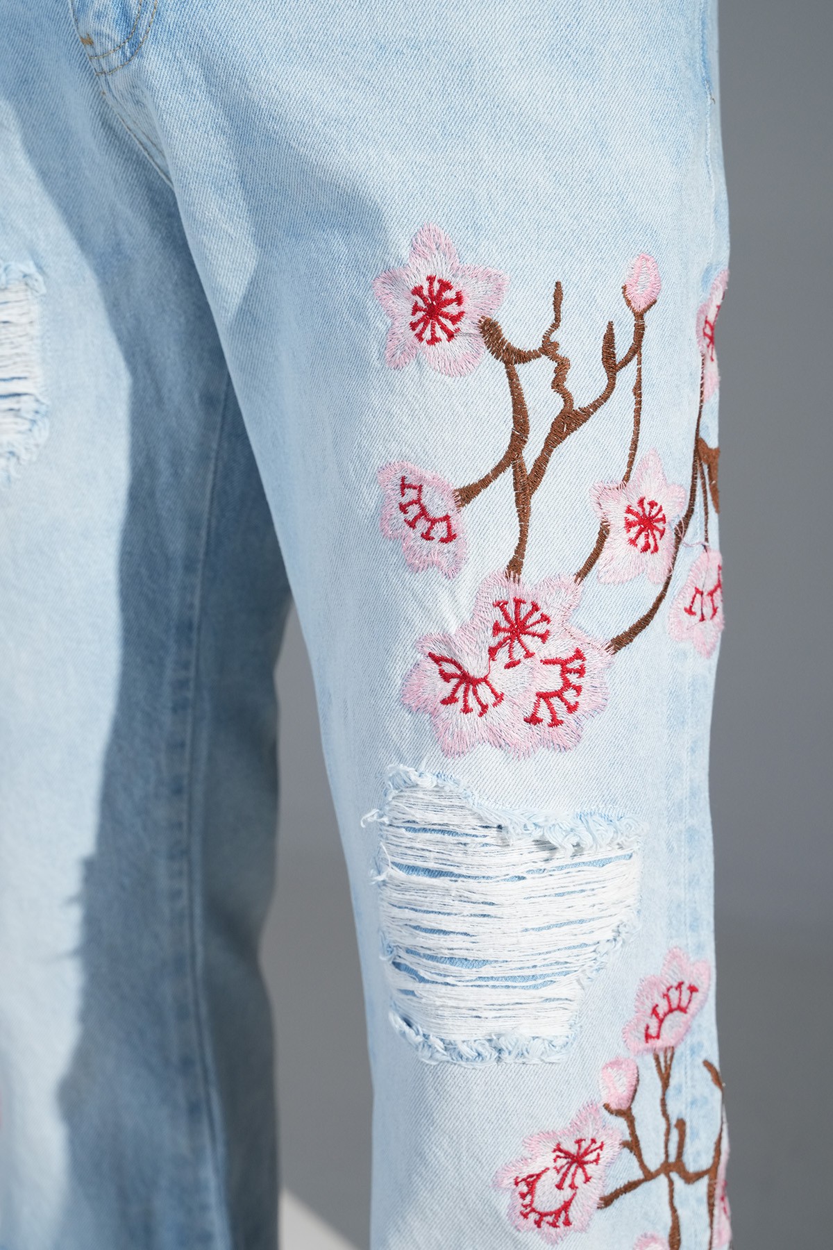 Nakış Detaylı Regular Fit Flare Kot Pantolon