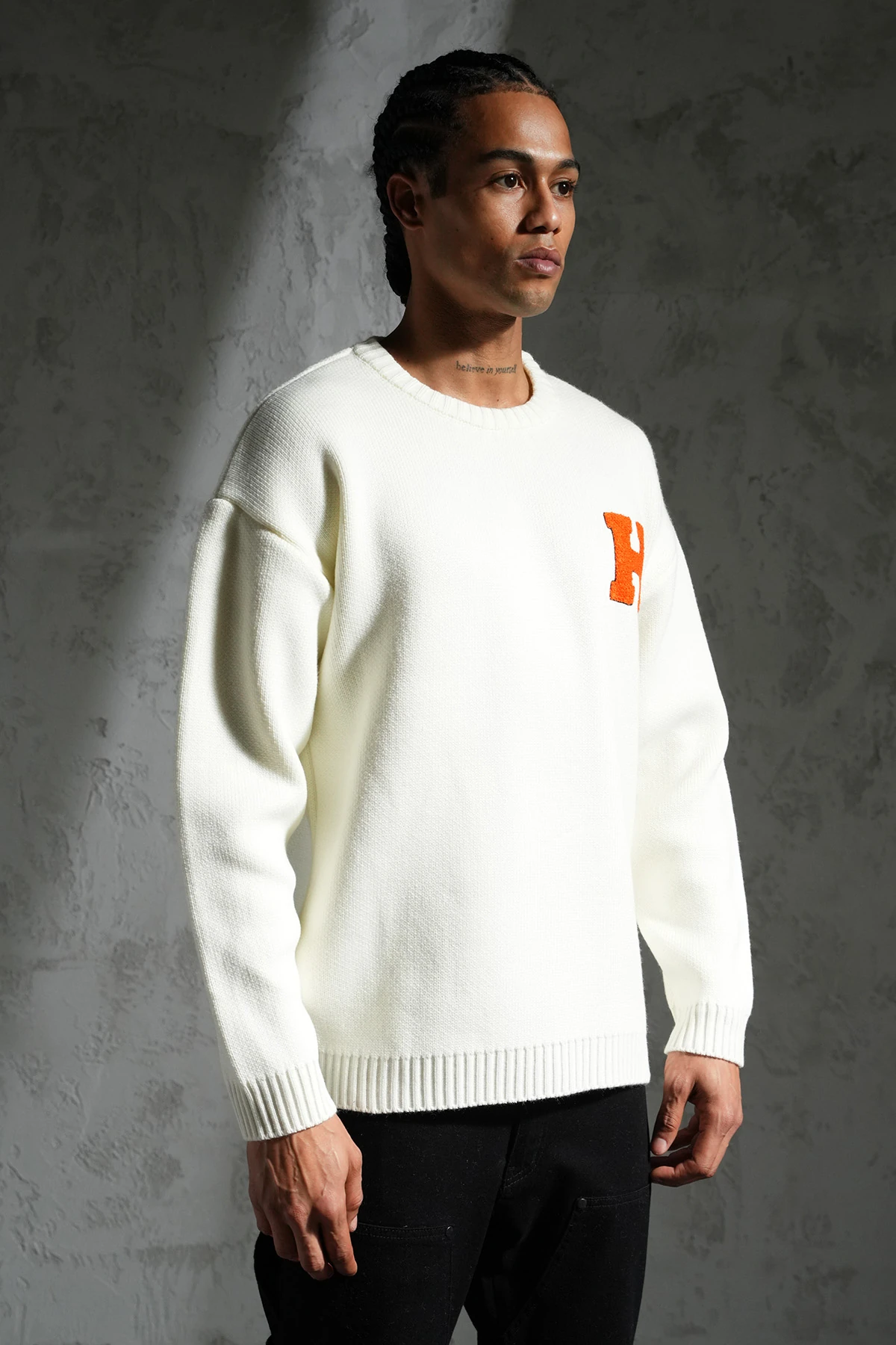 H Detaylı Triko Kazak