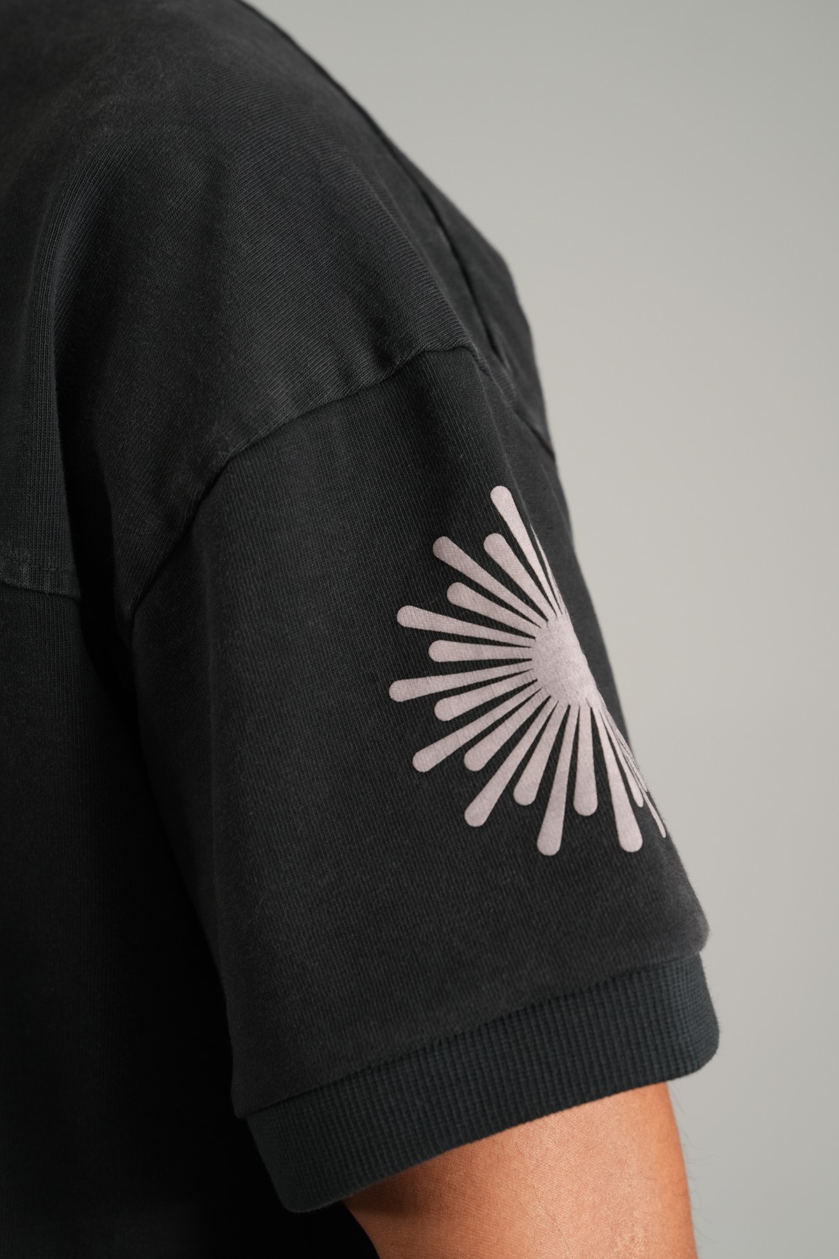 99 Baskılı V Yaka Oversize Tişört - anthracite