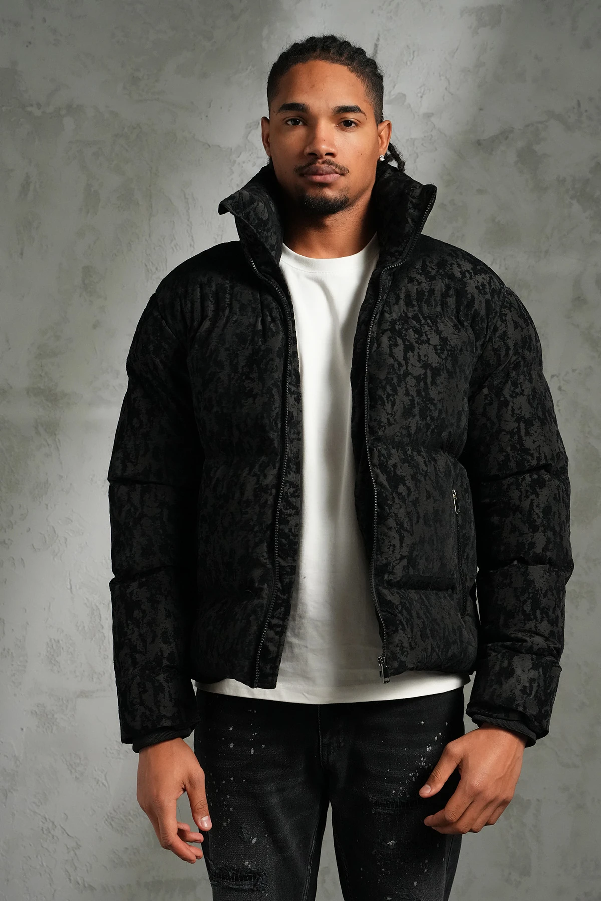 Kabartma Kadife Detaylı Şişme Mont