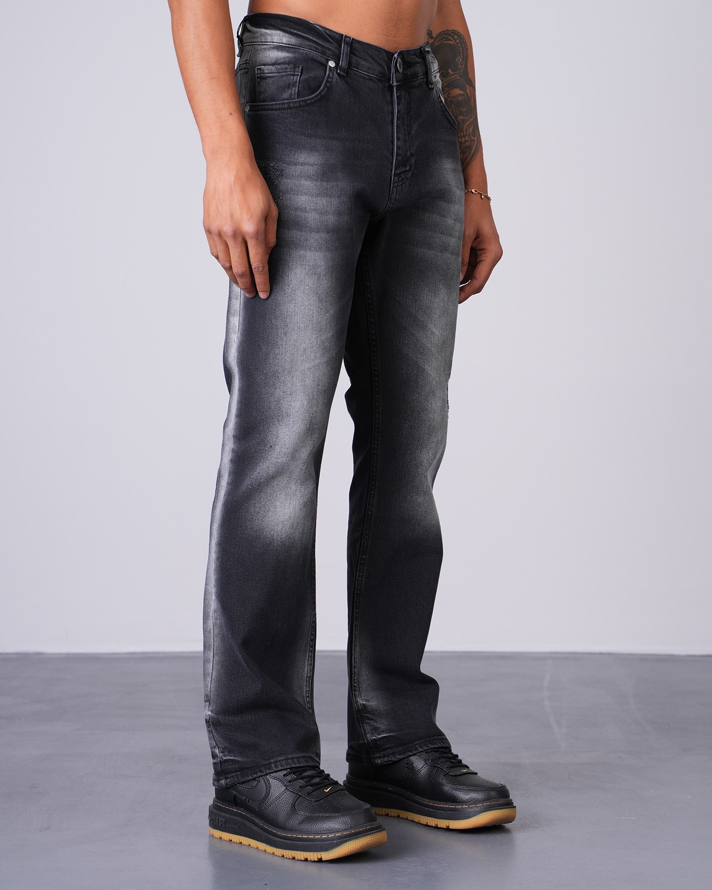 Regular Fit Flare Jean - black