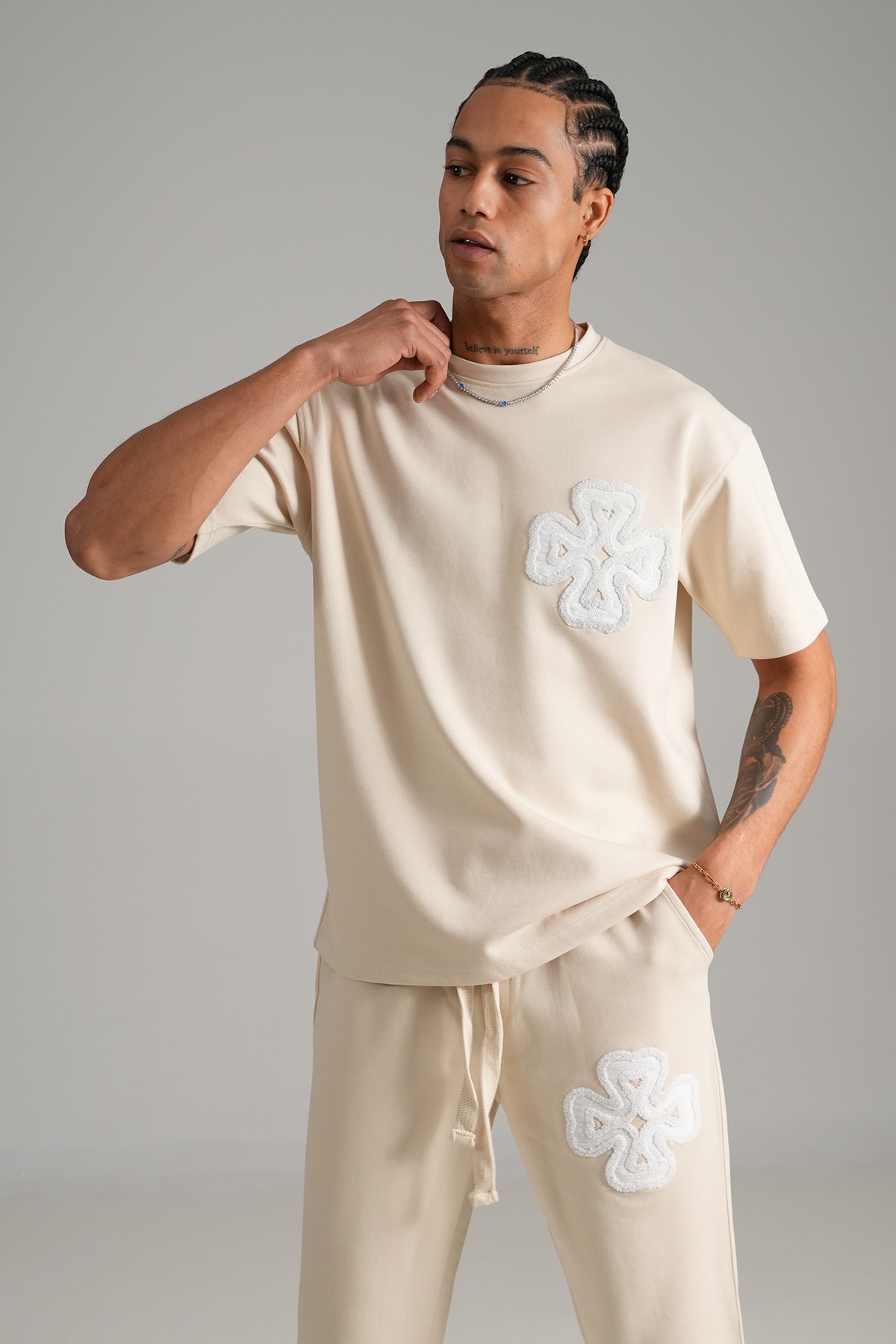 Yonca Detaylı Tişört Pantolon Takım - Beige
