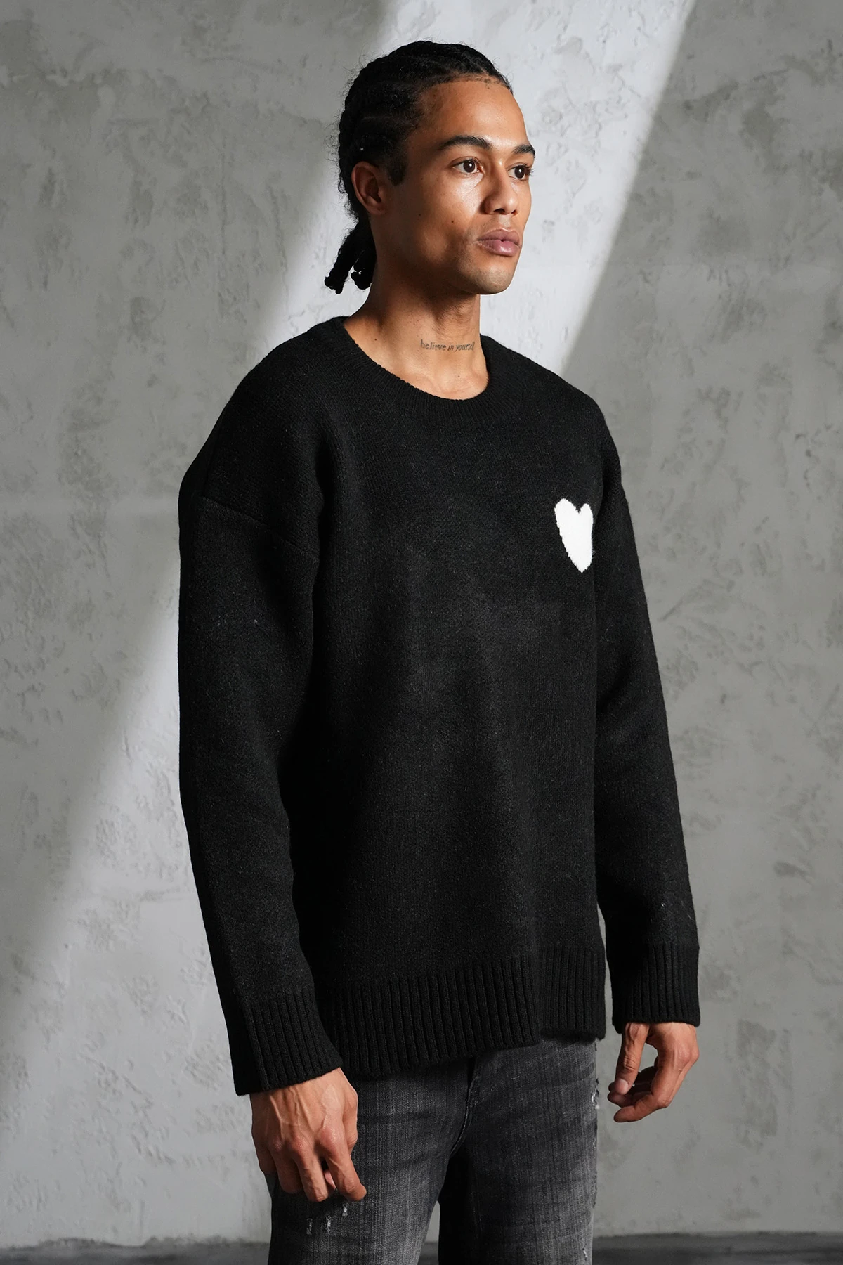 Kalp Detaylı Triko Kazak