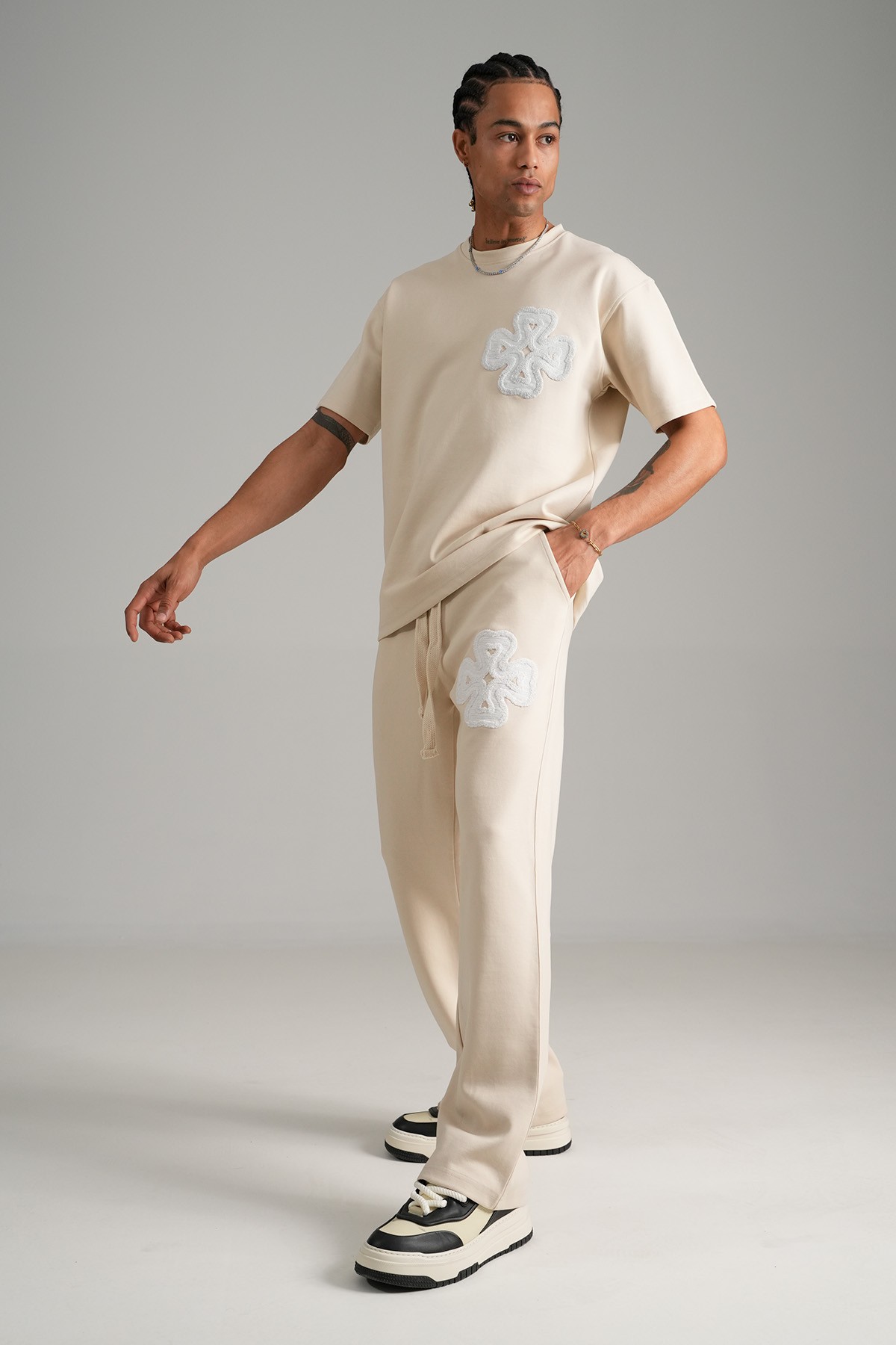 Yonca Detaylı Tişört Pantolon Takım - Beige