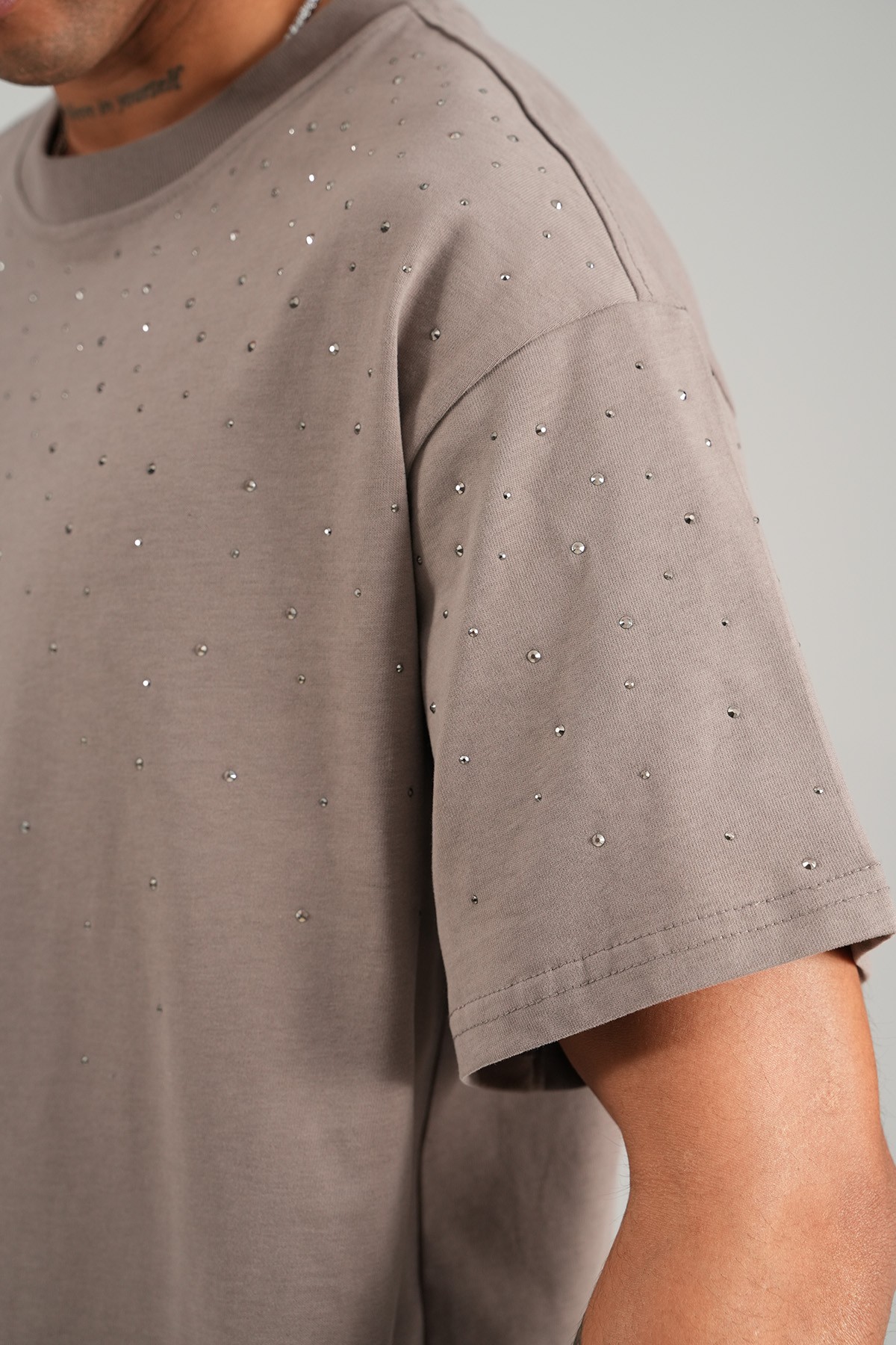 Oversize T-shirt with stone embroidery