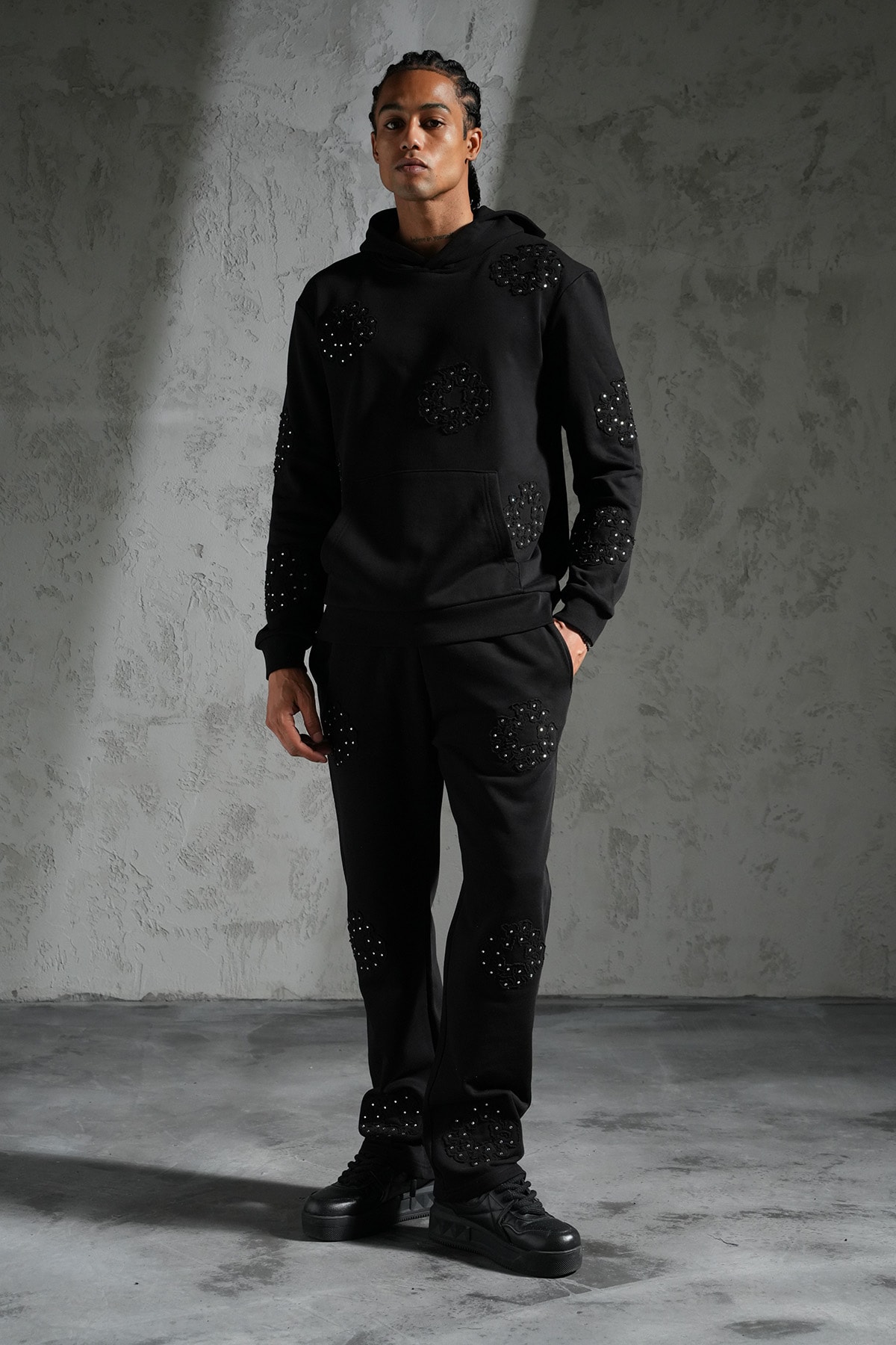 Taş Detaylı Çiçek Nakışlı Eşofman Takım