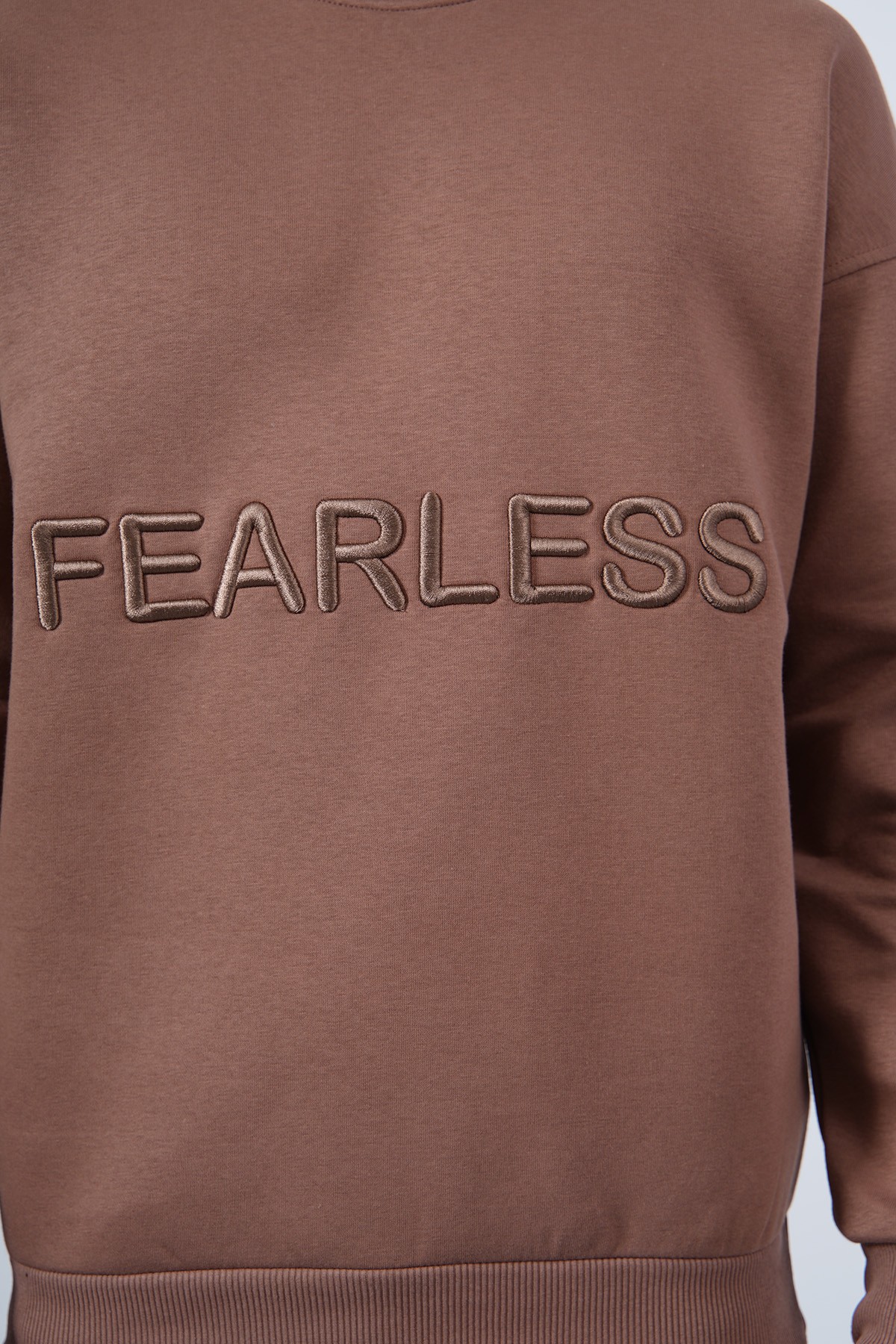 Fearless Embroidered Sweat - Brown