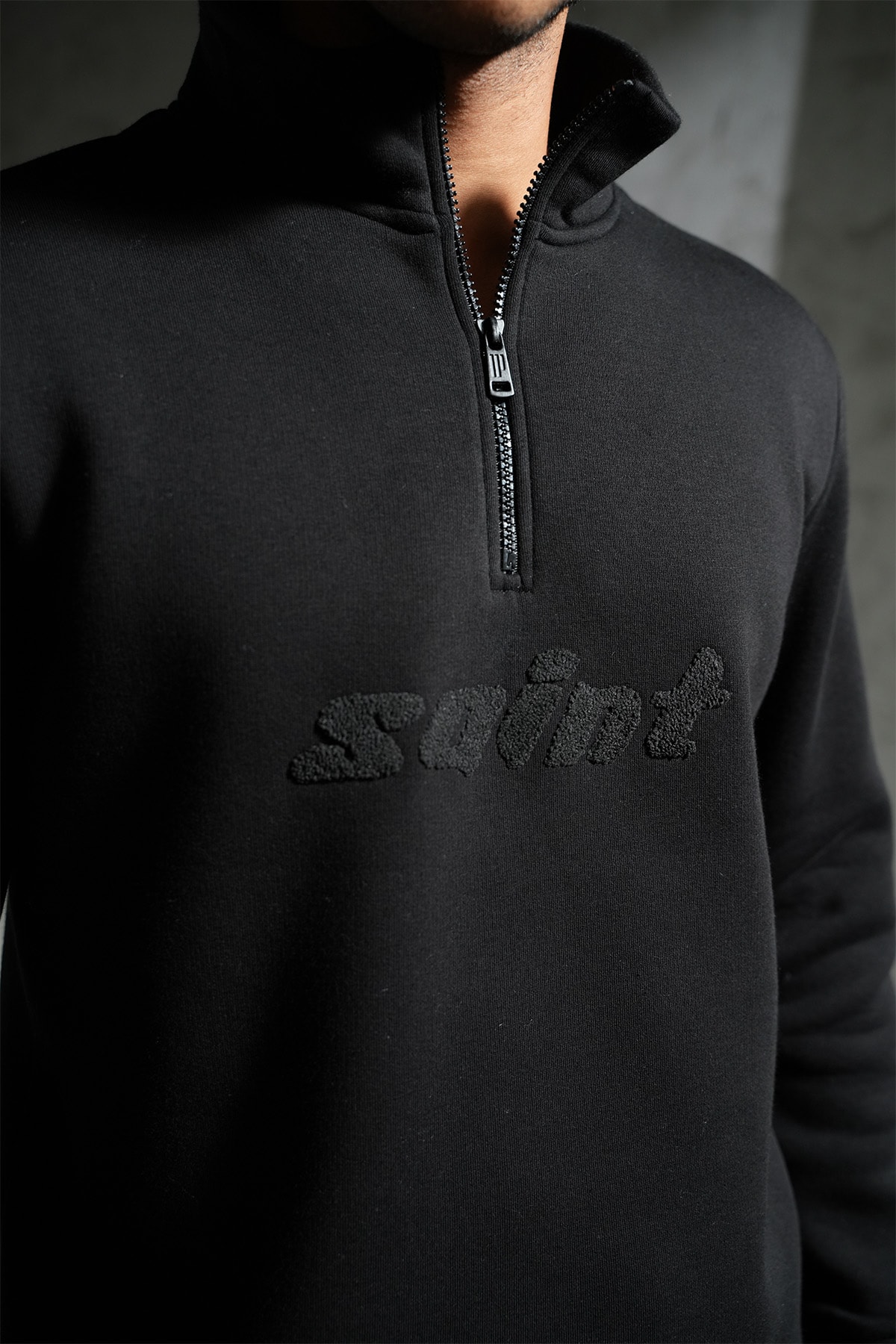 Saint Detaylı Yarım Fermuarlı Sweat