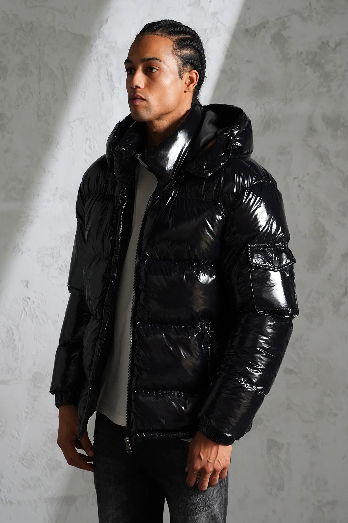 Kapüşonlu Parlak Şişme Mont