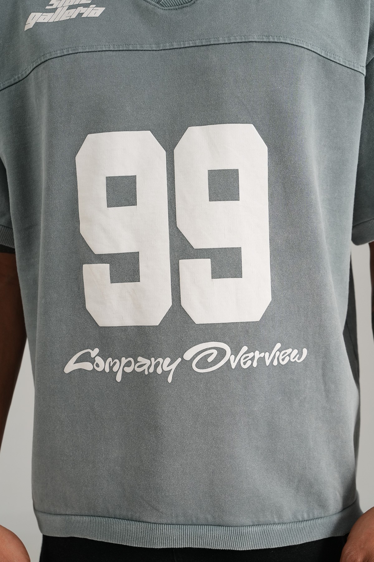 99 Baskılı V Yaka Oversize Tişört - gray