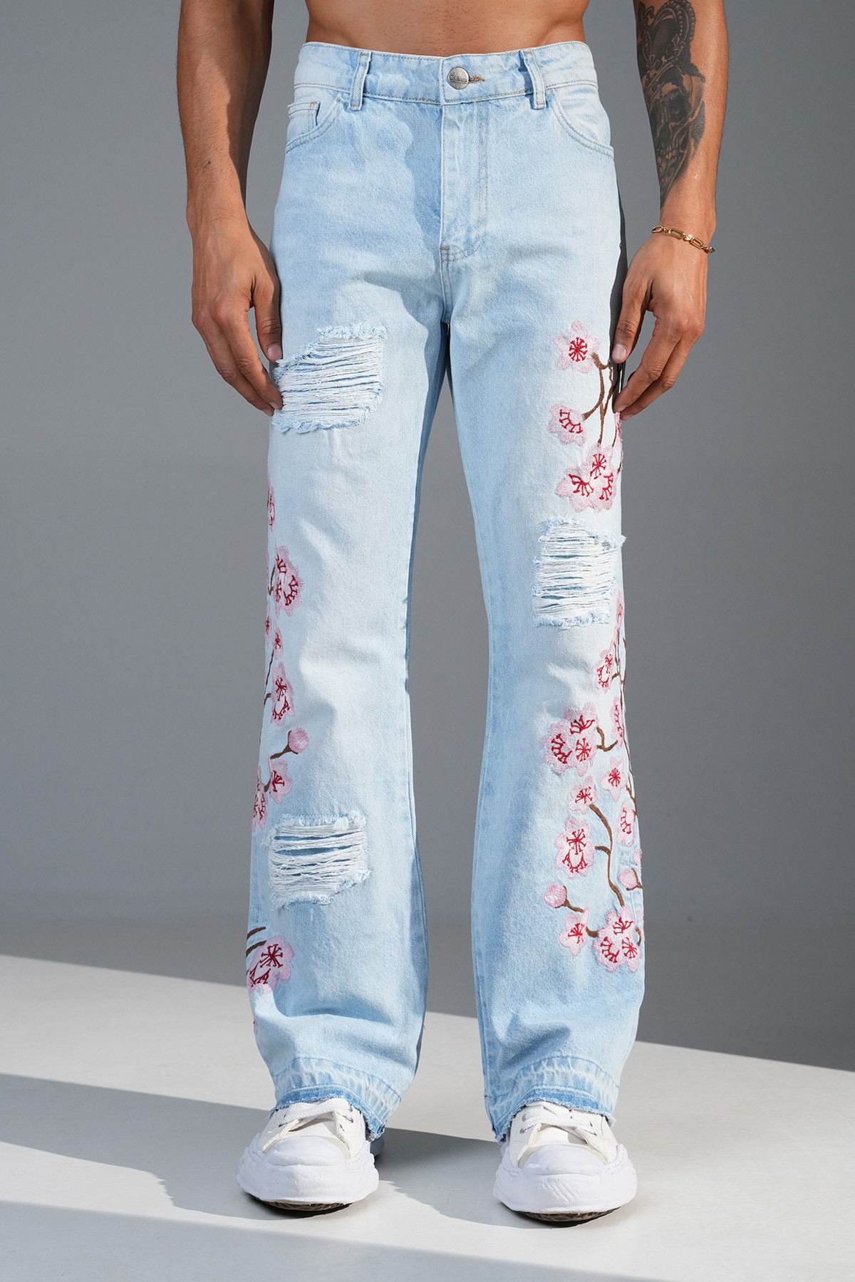 Nakış Detaylı Regular Fit Flare Kot Pantolon