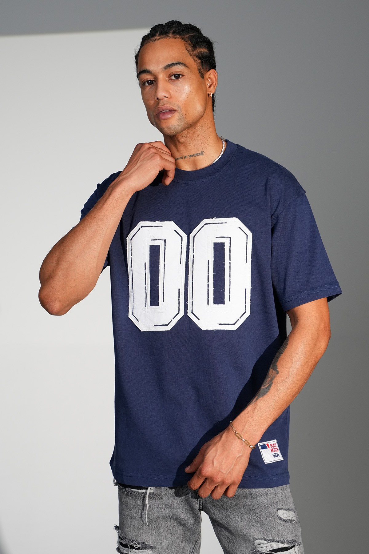00 Nakışlı Oversize Tişört