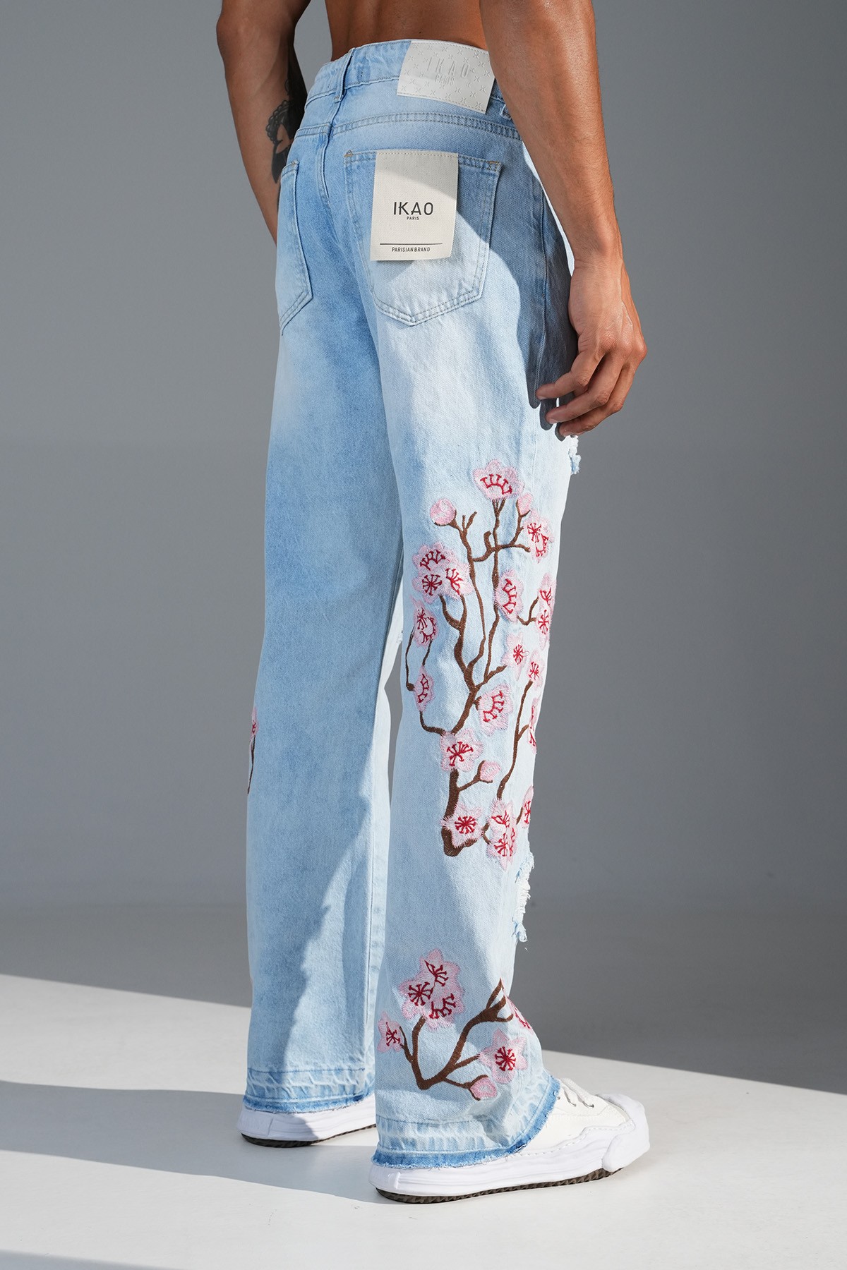 Nakış Detaylı Regular Fit Flare Kot Pantolon