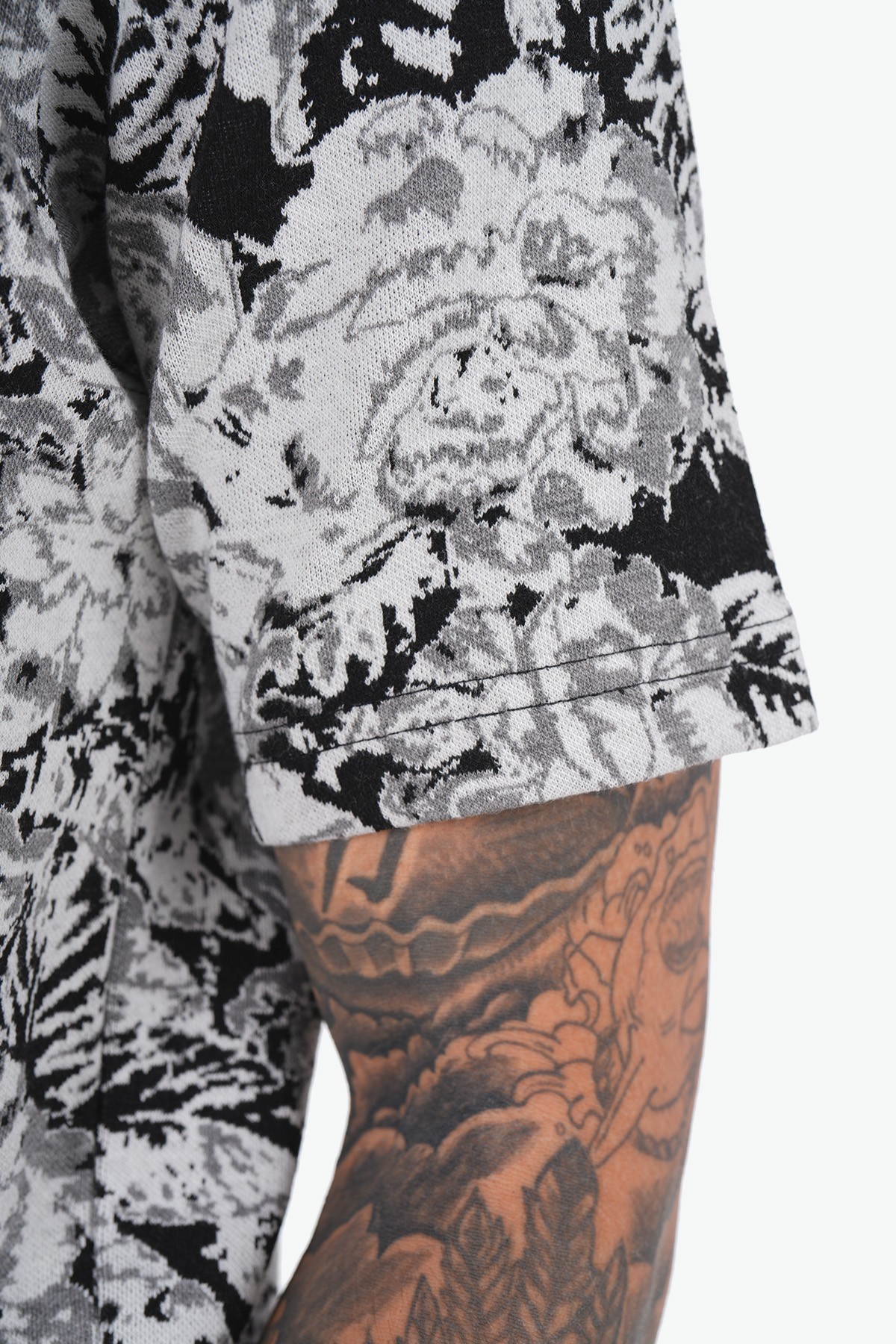 Mixed Rose Pattern T-Shirt Trousers Set