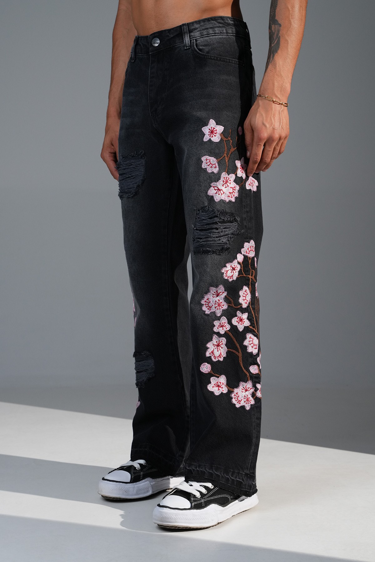 Nakış Detaylı Regular Fit Flare Kot Pantolon