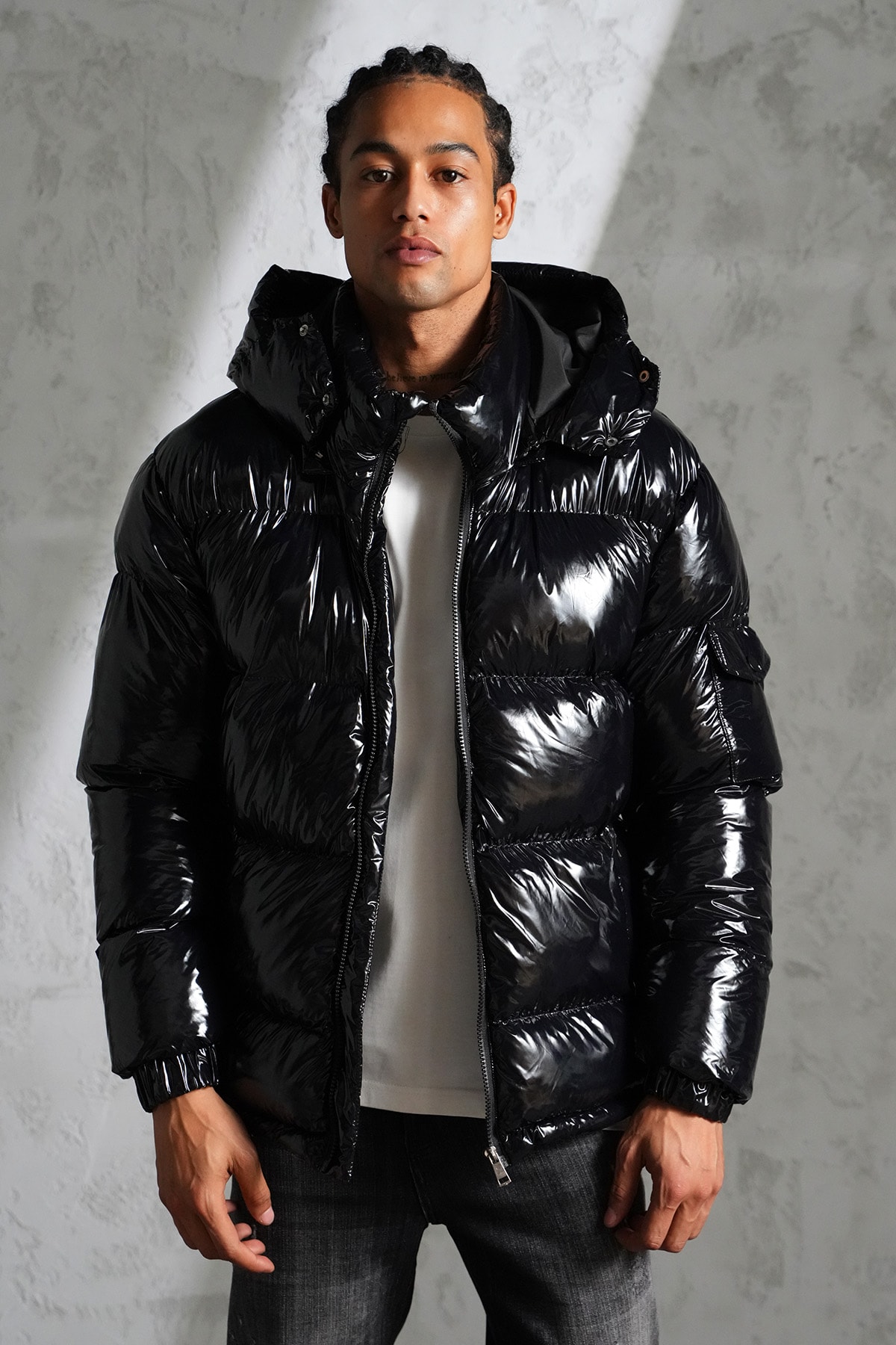 Kapüşonlu Parlak Şişme Mont - Siyah