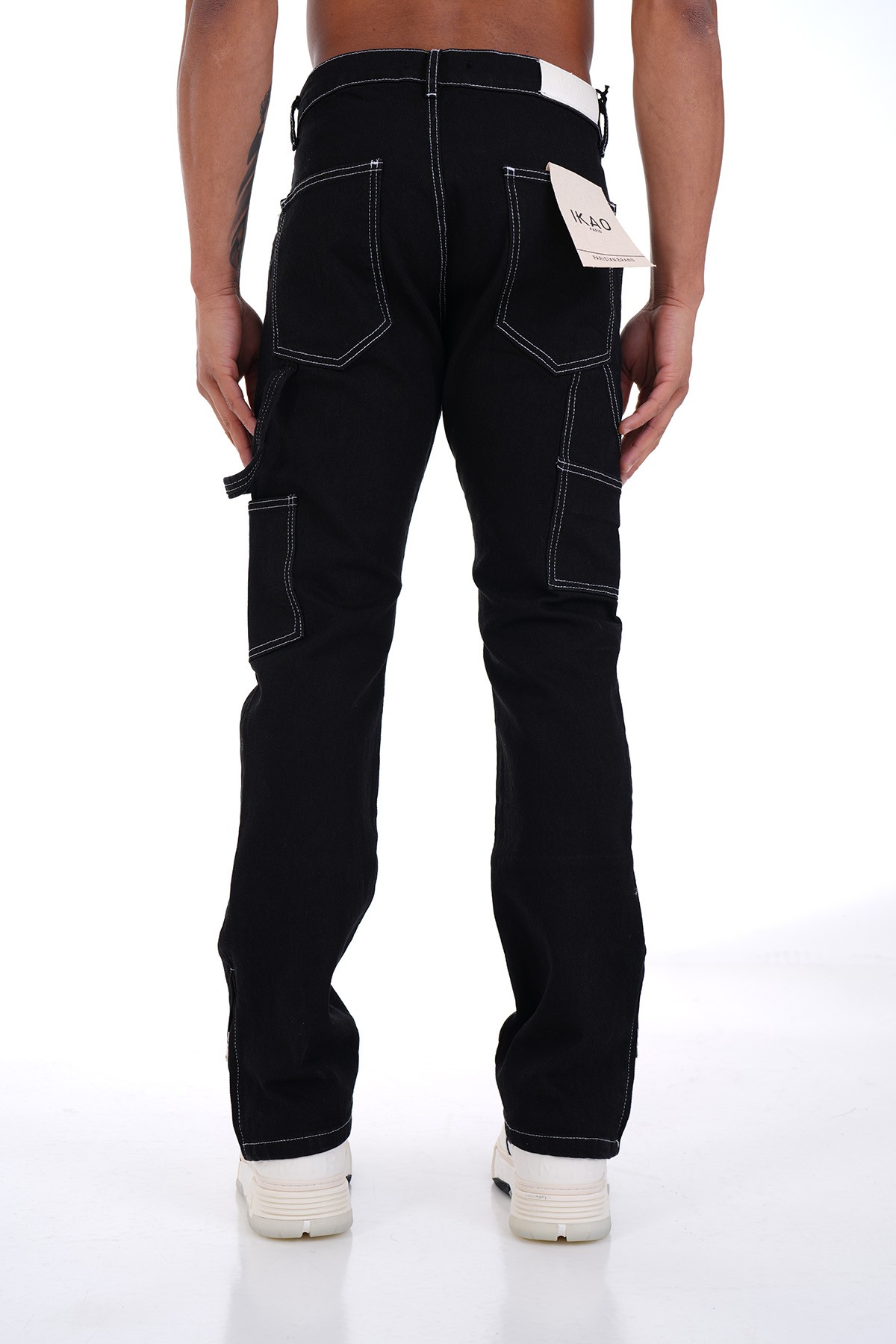 Zipped Jeans with Stitching Detail