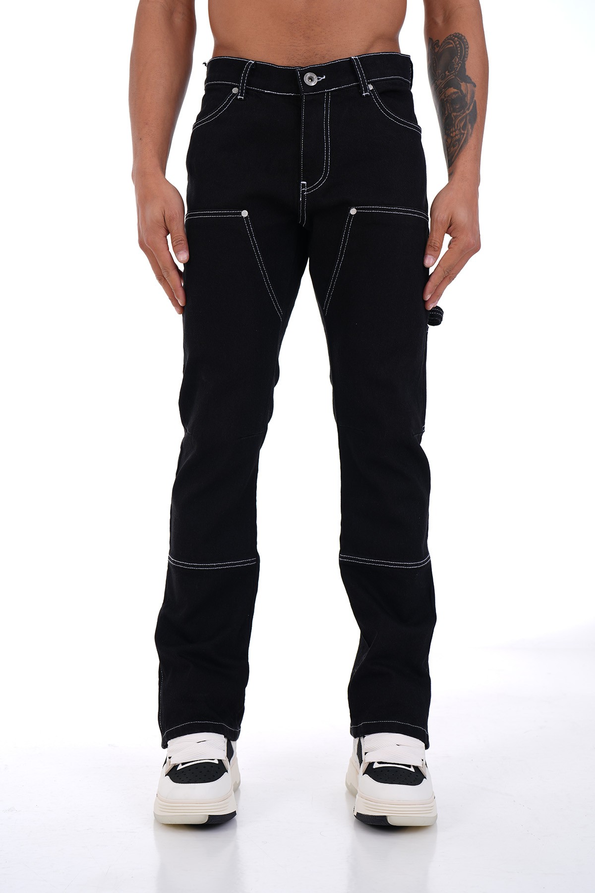 Zipped Jeans with Stitching Detail