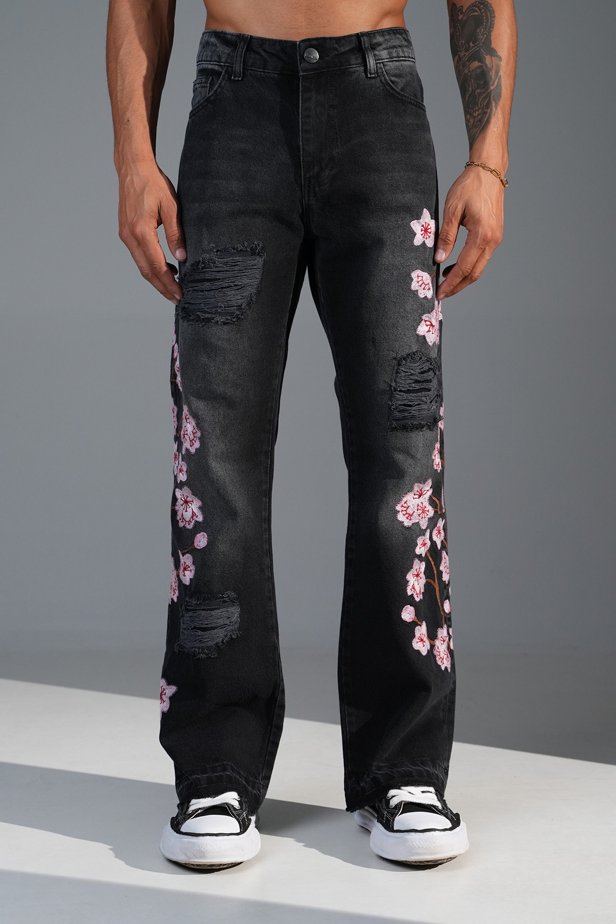 Nakış Detaylı Regular Fit Flare Kot Pantolon