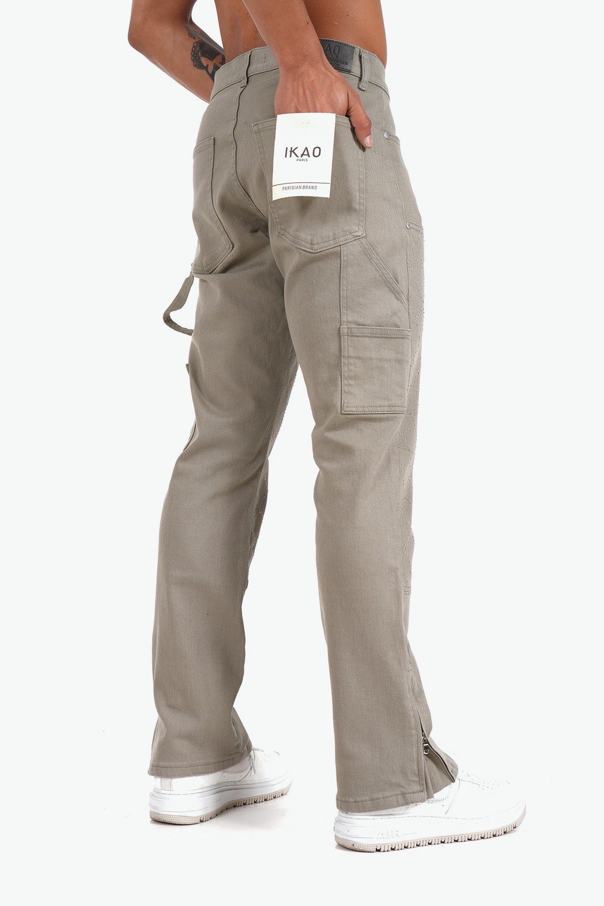 Diamond Patterned Regular Fit Zipped Jean