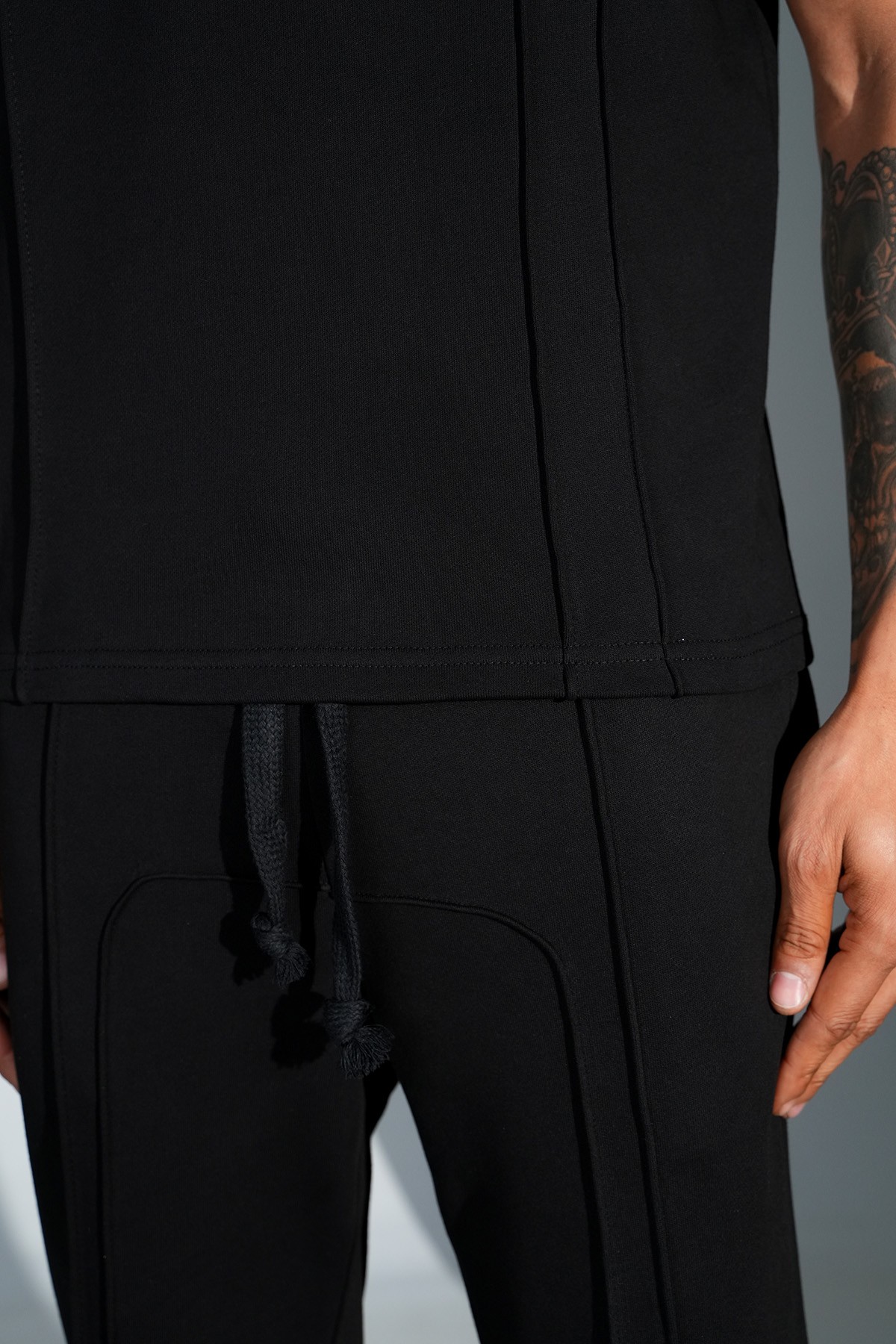 Kat Detaylı Basic Tişört Pantolon Takım