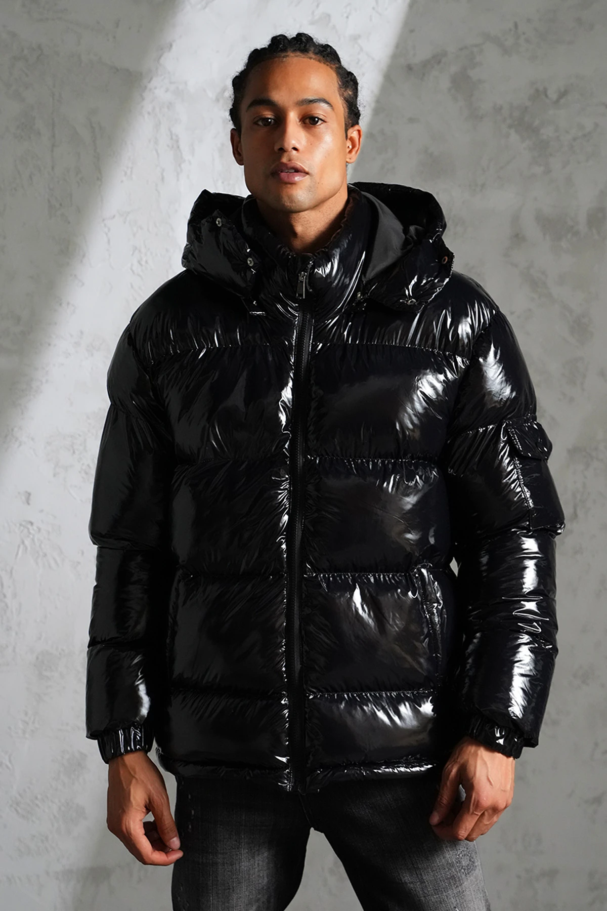 Kapüşonlu Parlak Şişme Mont