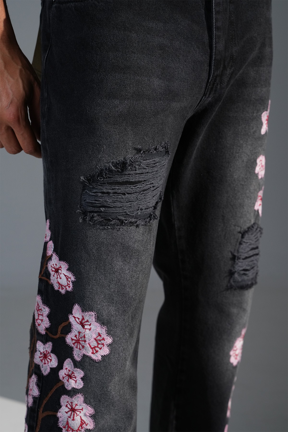 Nakış Detaylı Regular Fit Flare Kot Pantolon