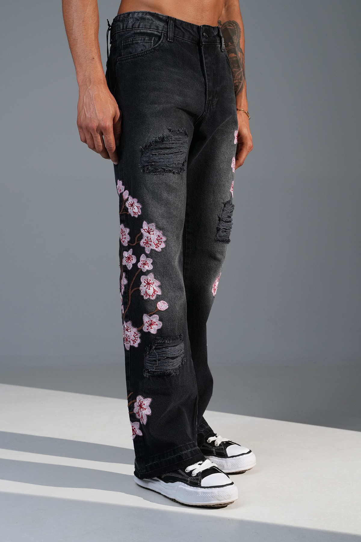 Nakış Detaylı Regular Fit Flare Kot Pantolon
