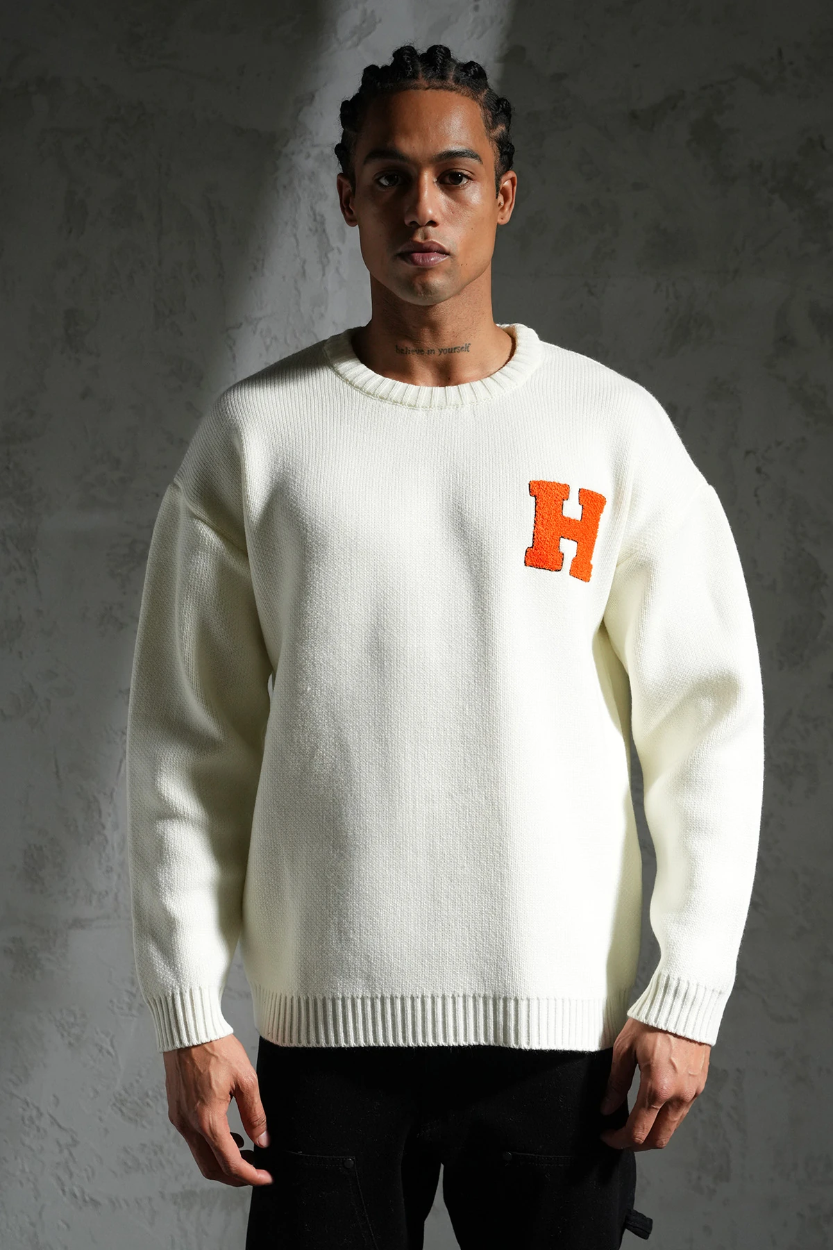 H Detaylı Triko Kazak