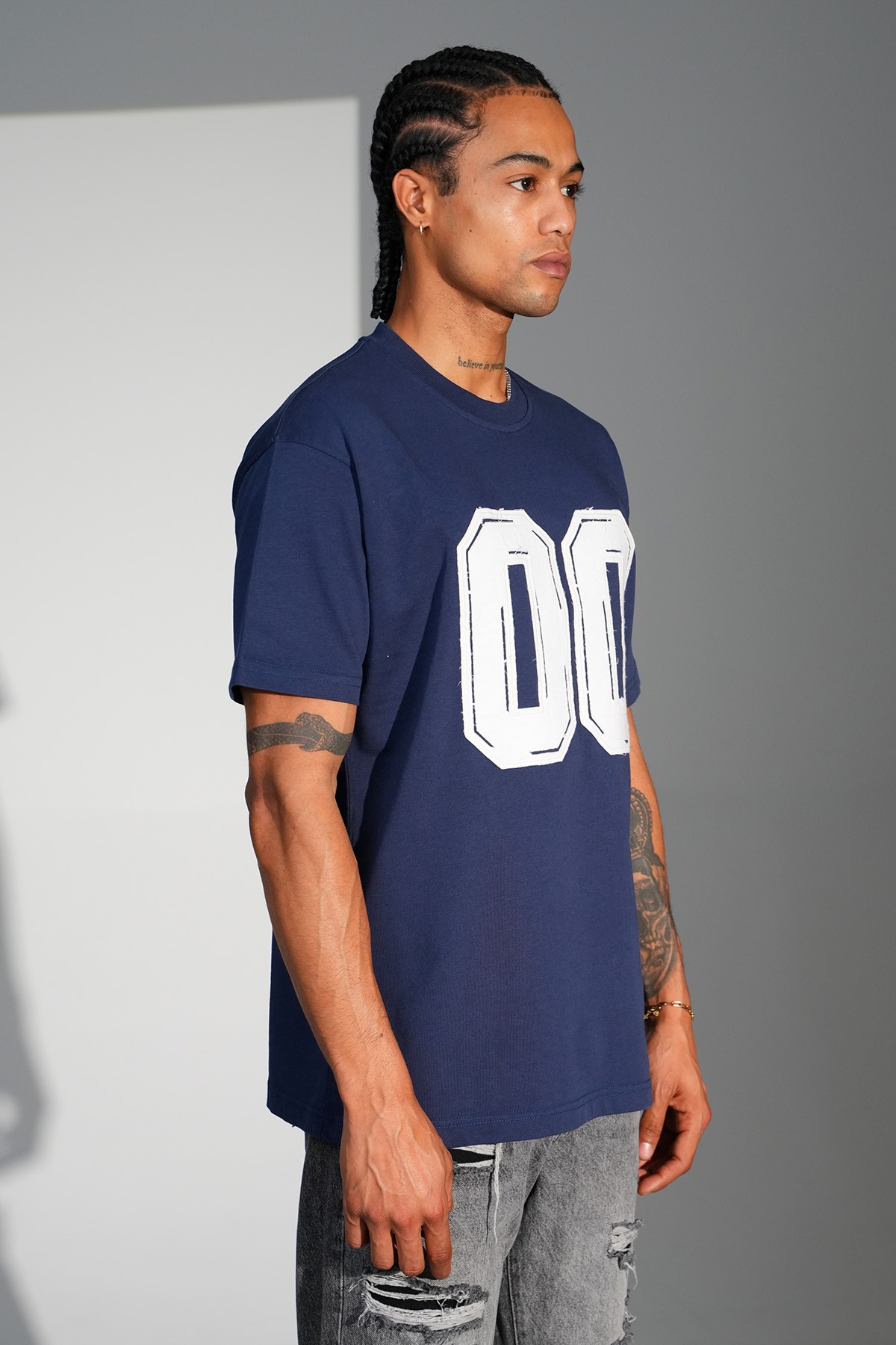00 Nakışlı Oversize Tişört