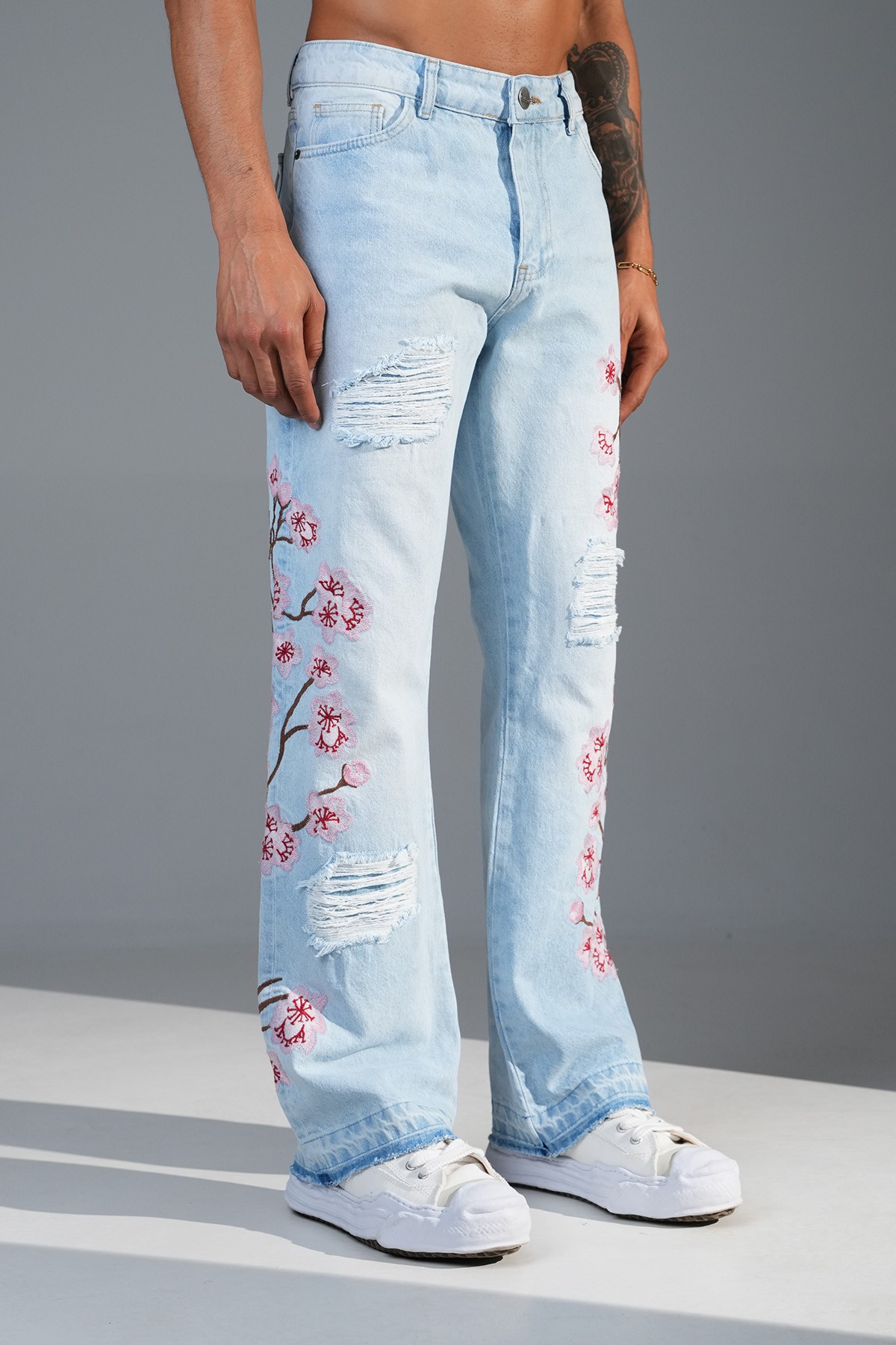 Nakış Detaylı Regular Fit Flare Kot Pantolon