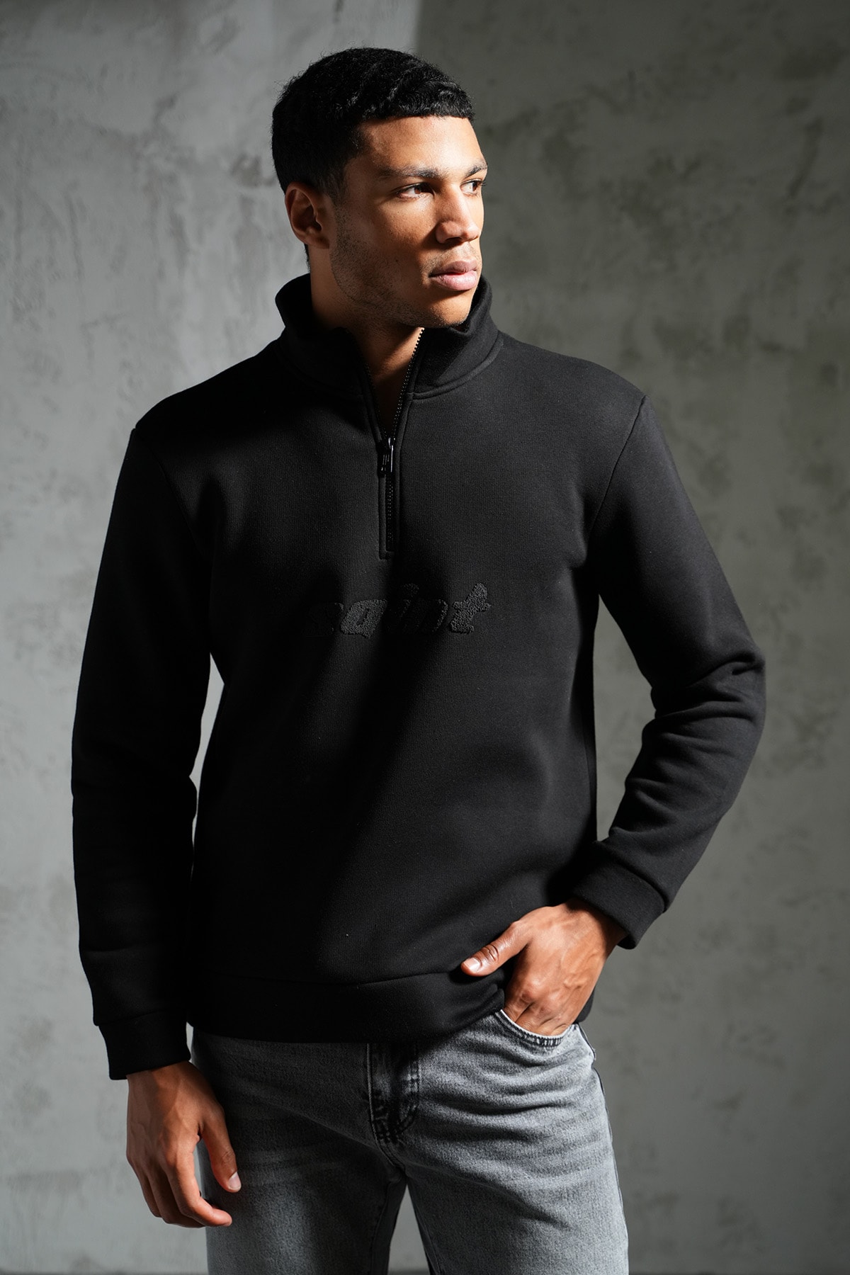 Saint Detaylı Yarım Fermuarlı Sweat