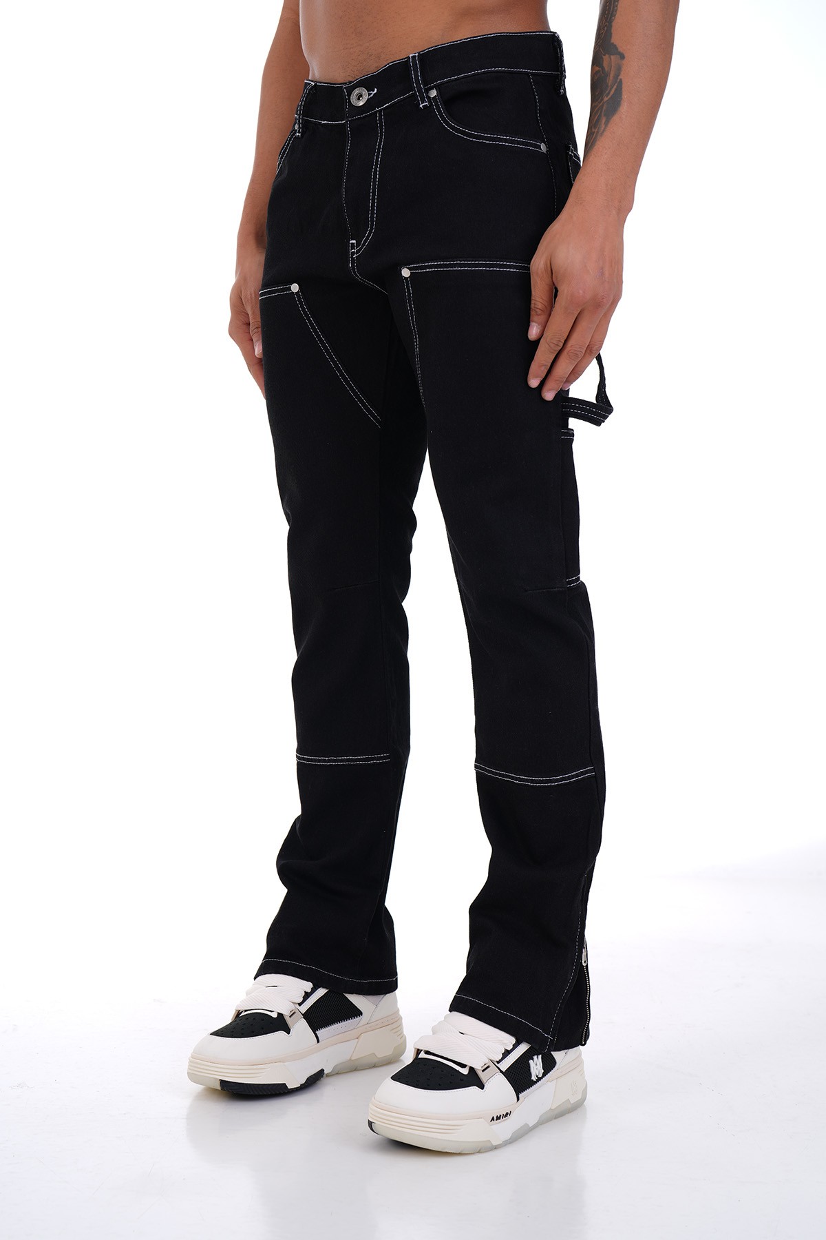 Zipped Jeans with Stitching Detail