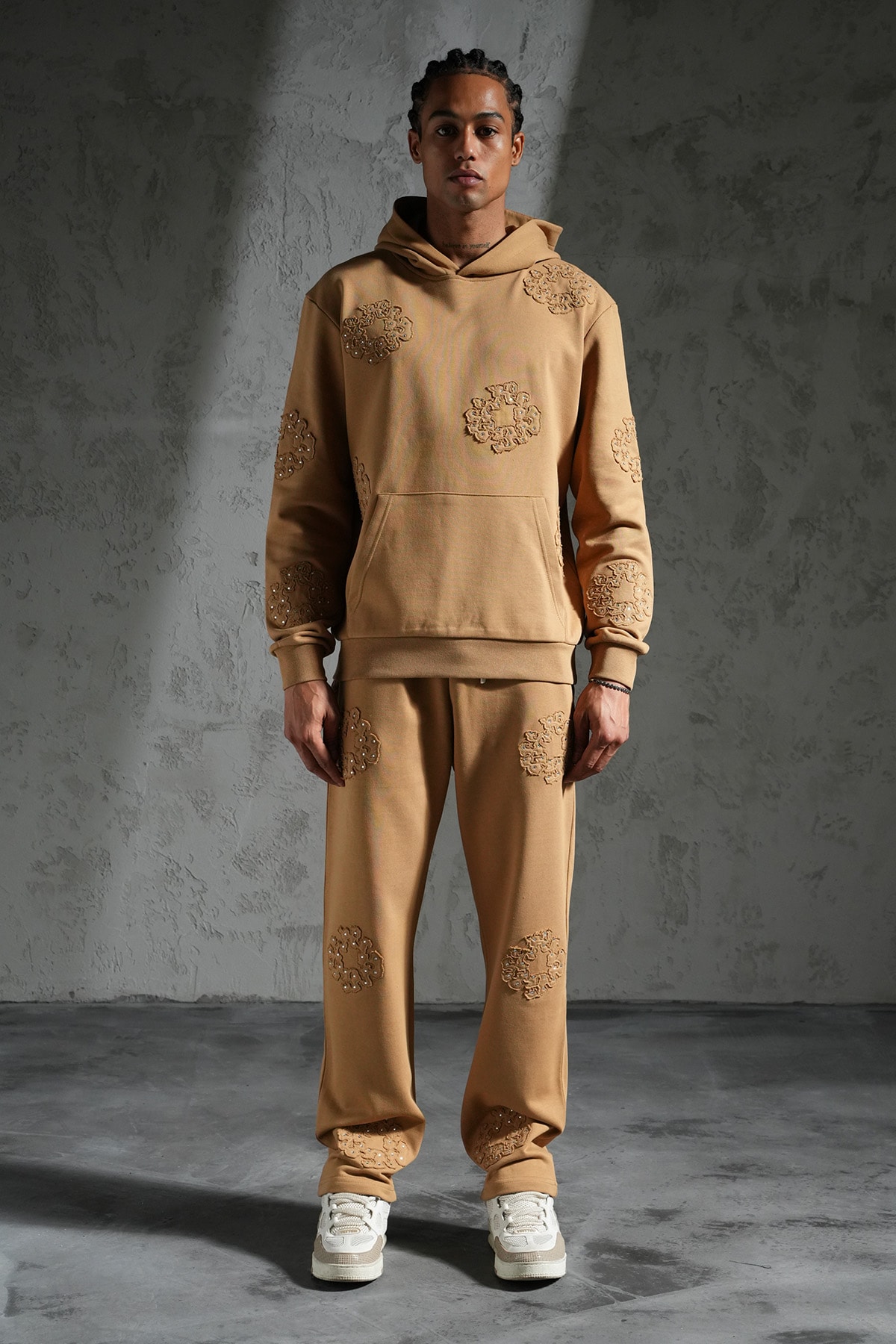 Taş Detaylı Çiçek Nakışlı Eşofman Takım - Bej